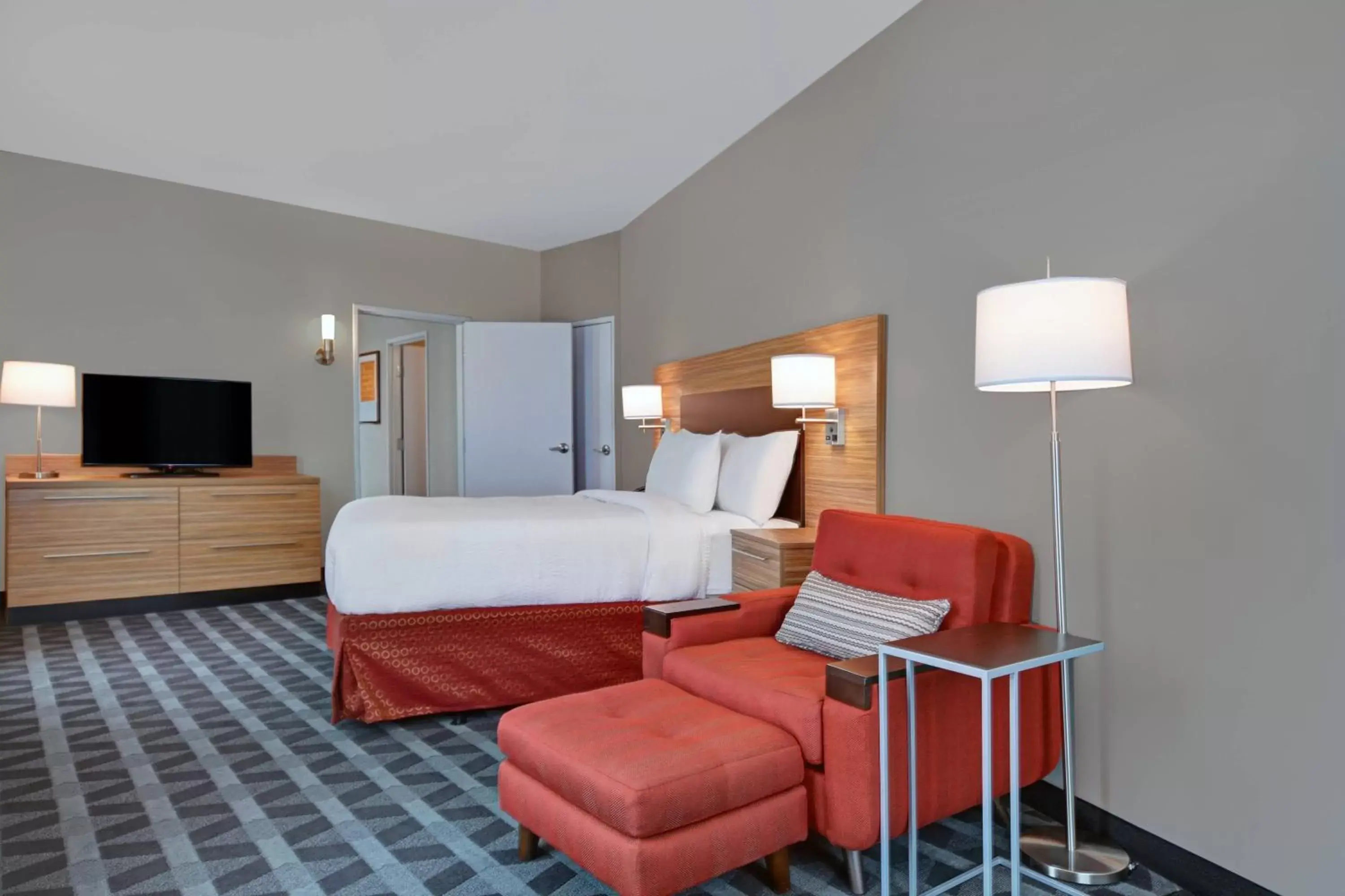 Bedroom in TownePlace Suites by Marriott Indianapolis Downtown