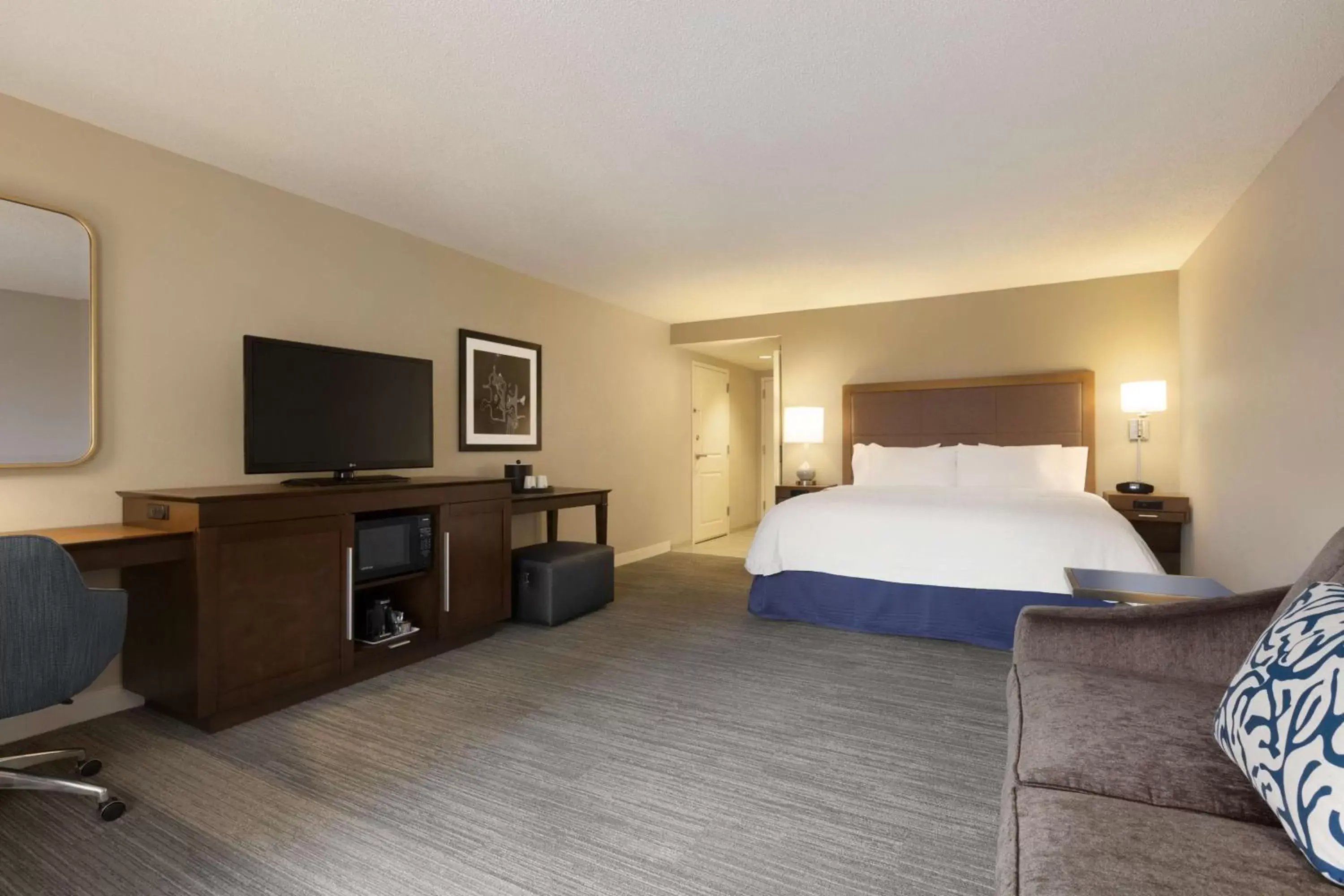 Bedroom, Bed in Hampton Inn & Suites Nashville-Downtown