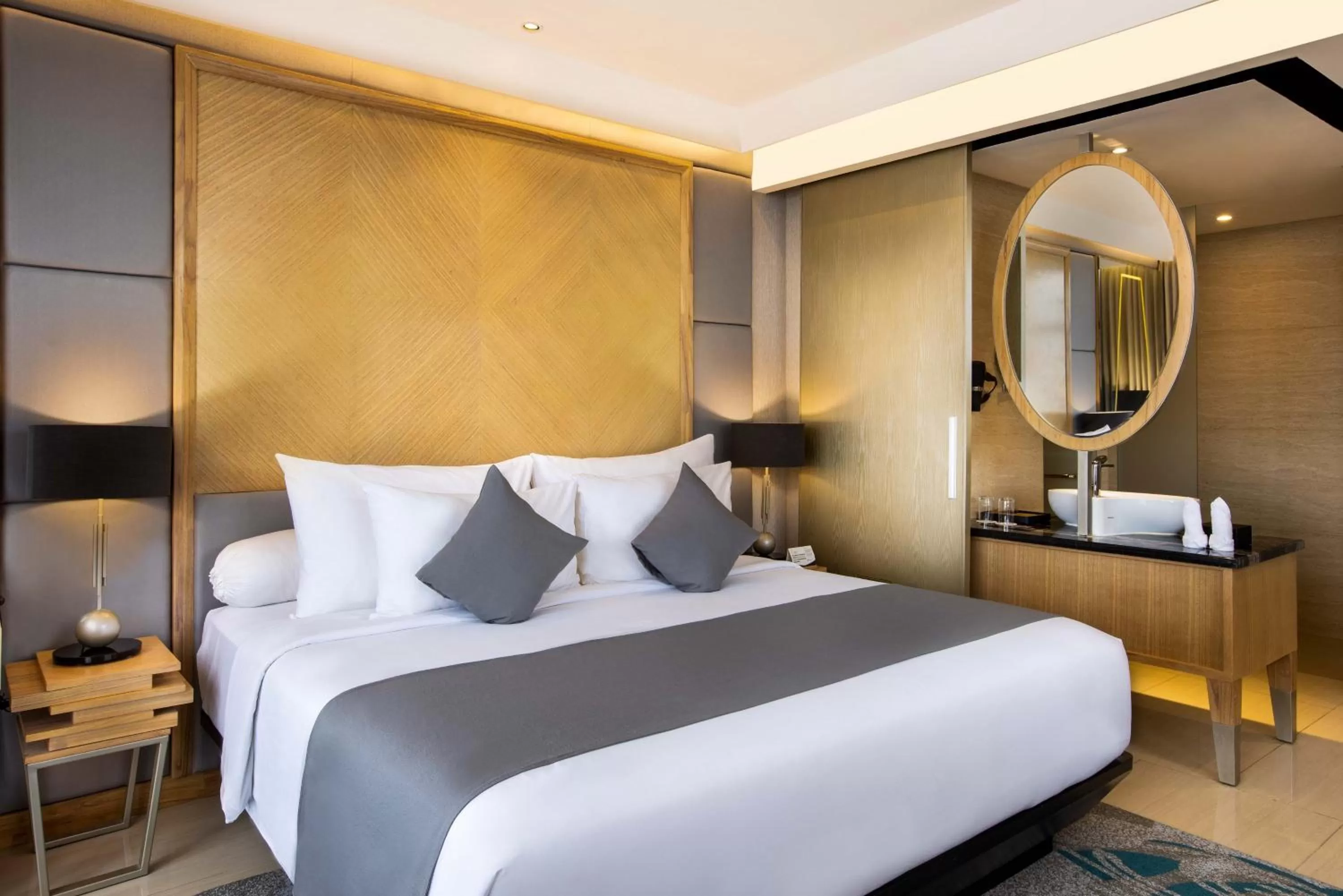 Executive King – SMOKING in MORAZEN Surabaya