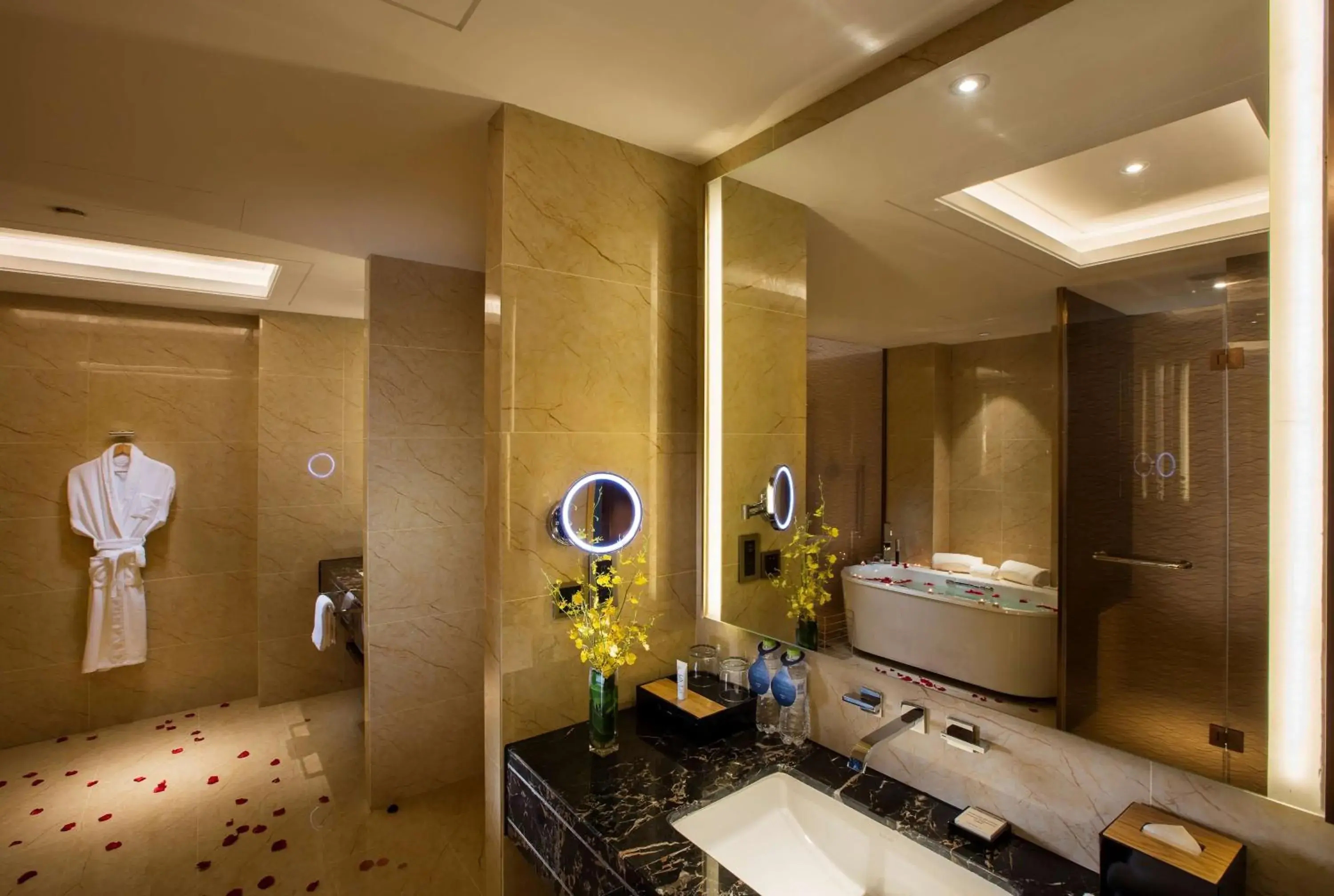 Bathroom in Hilton Wuhan Riverside