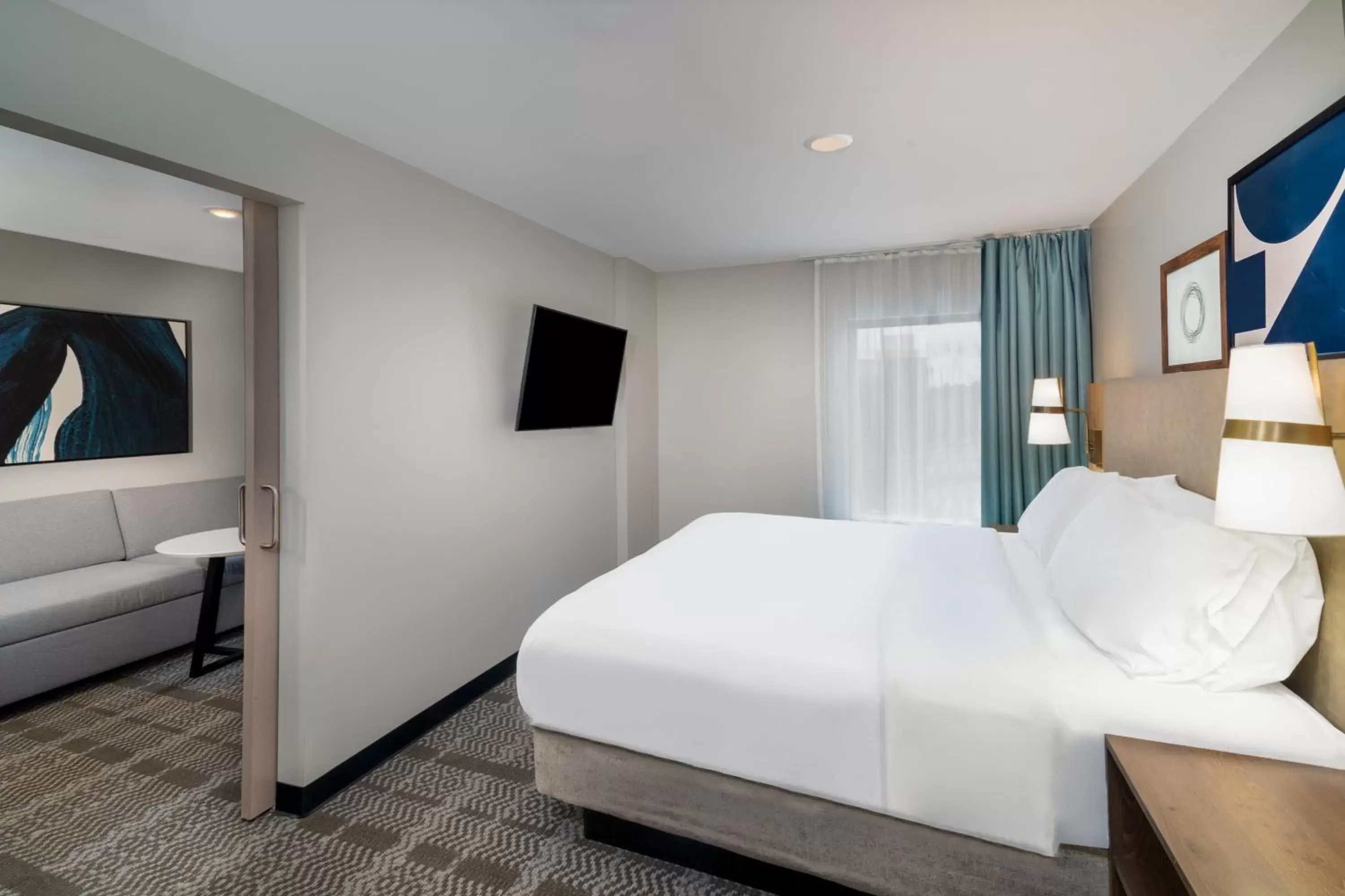 Photo of the whole room, Bed in Staybridge Suites - Louisville - Expo Center, an IHG Hotel