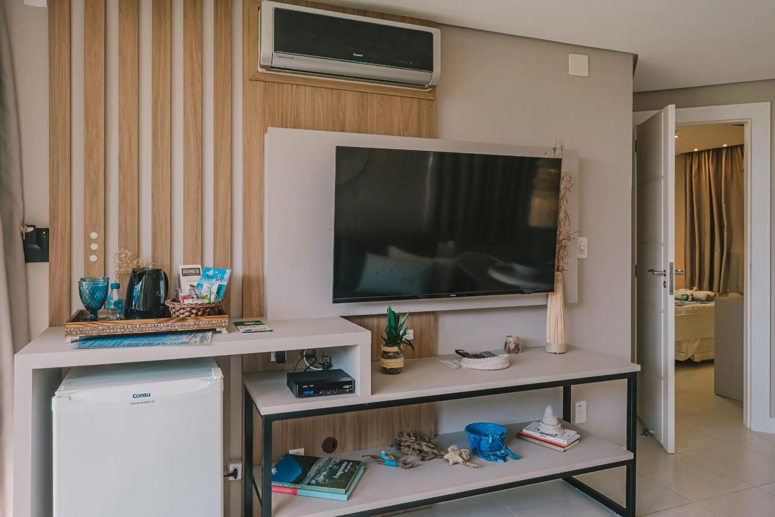 TV and multimedia in Hotel Sete Ilhas