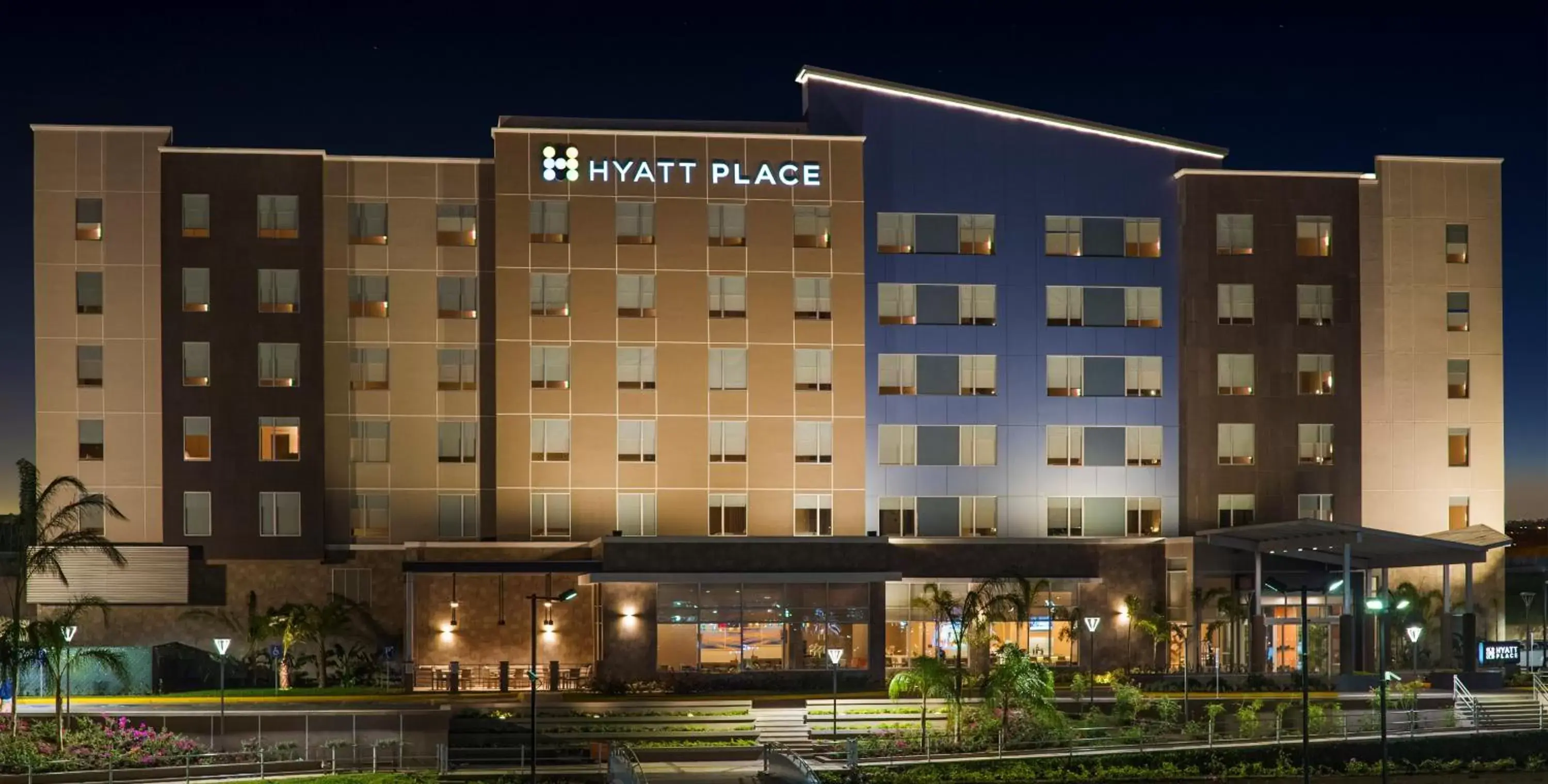 Facade/entrance in Hyatt Place Managua Facade/entrance in Hyatt Place Managua