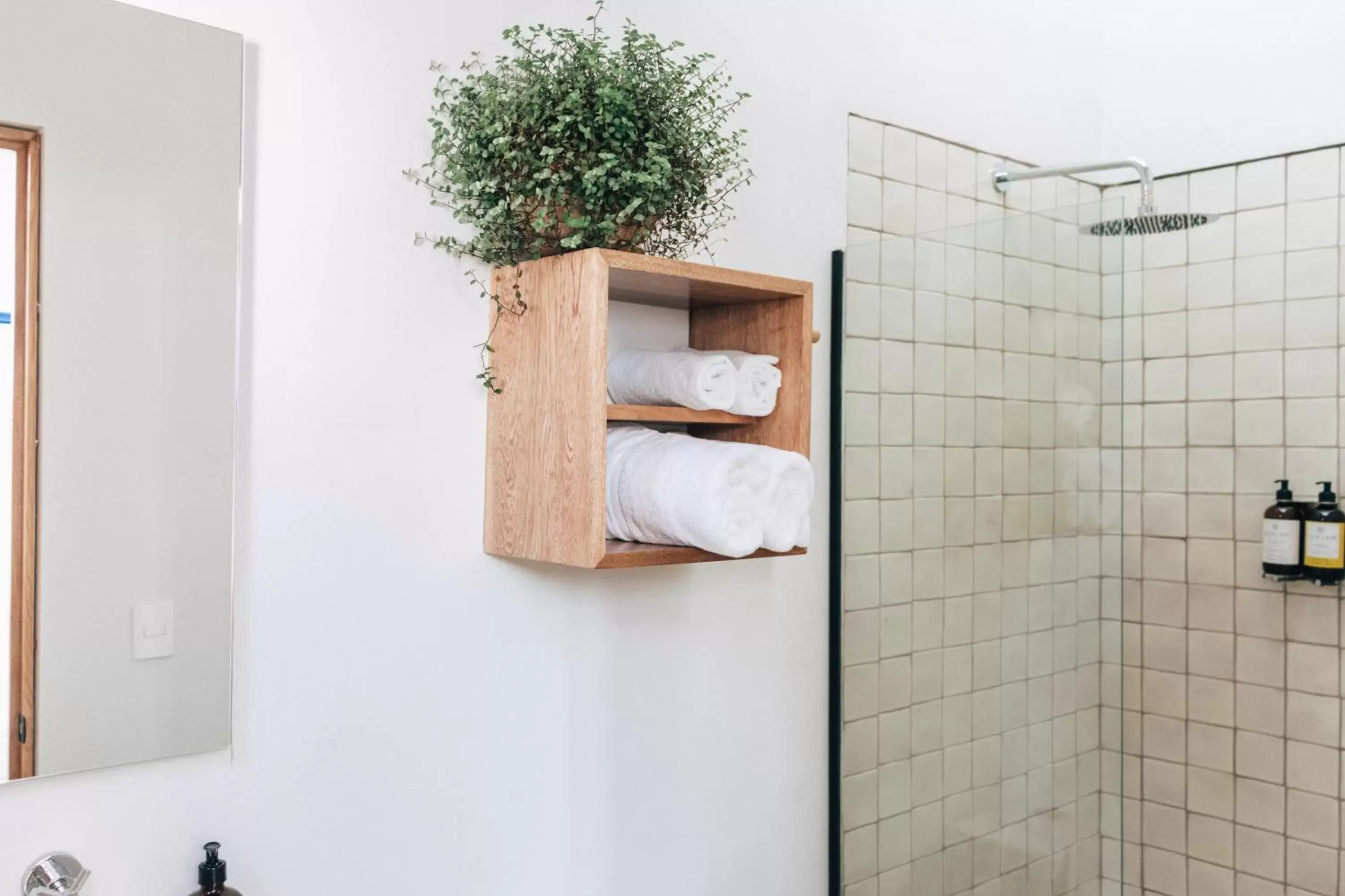 Bathroom in Casa Kali by Barrio México