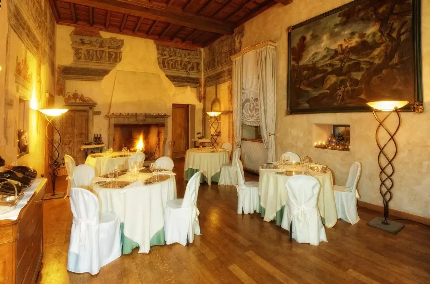 Banquet Facilities in Hotel Locanda Dei Mai Intees