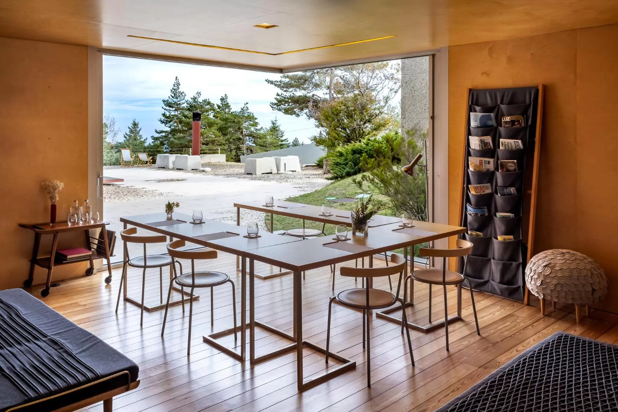 Communal lounge/ TV room in Casa das Penhas Douradas - Burel Expedition Hotel