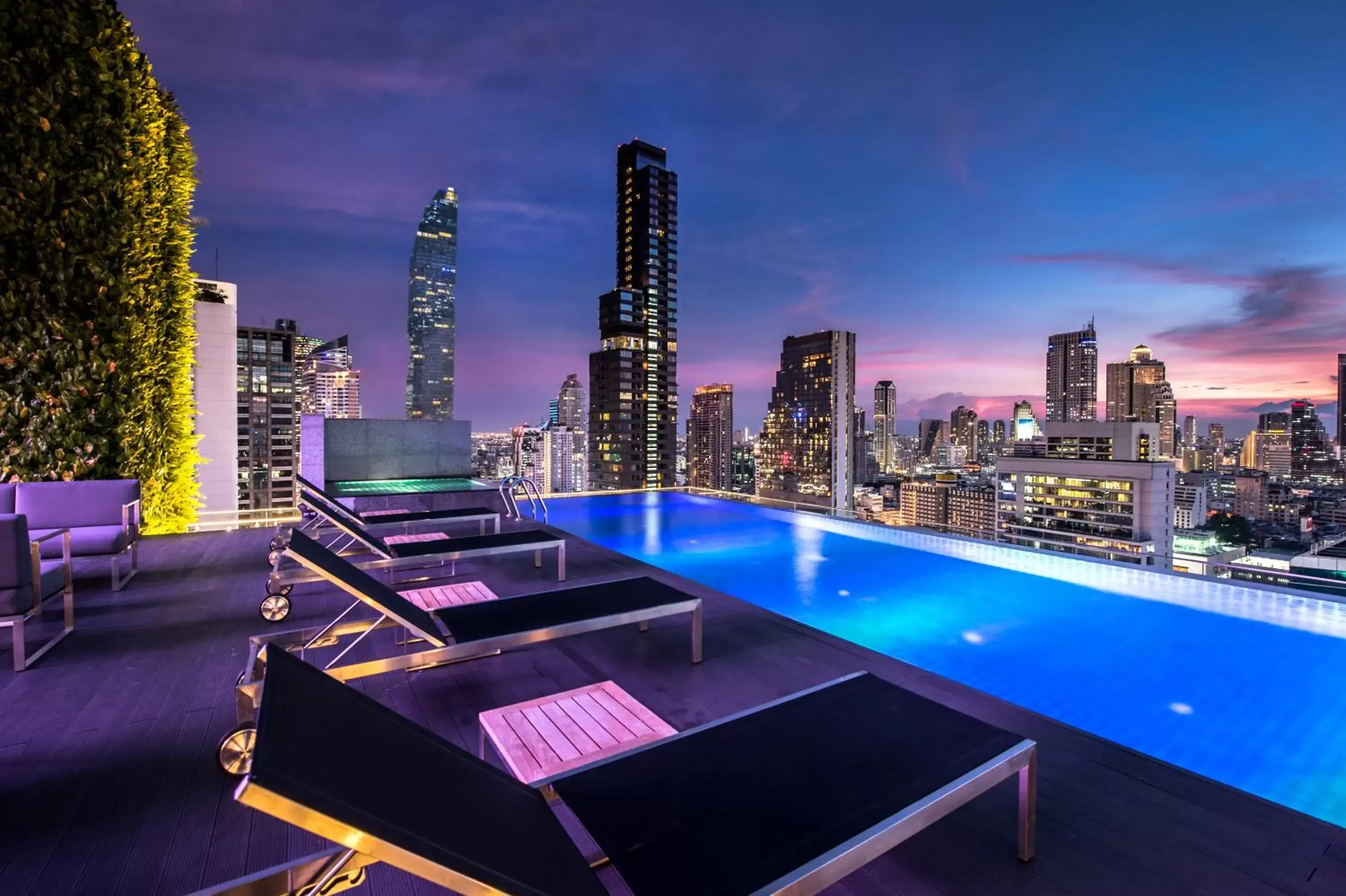 Swimming pool in Amara Bangkok Hotel