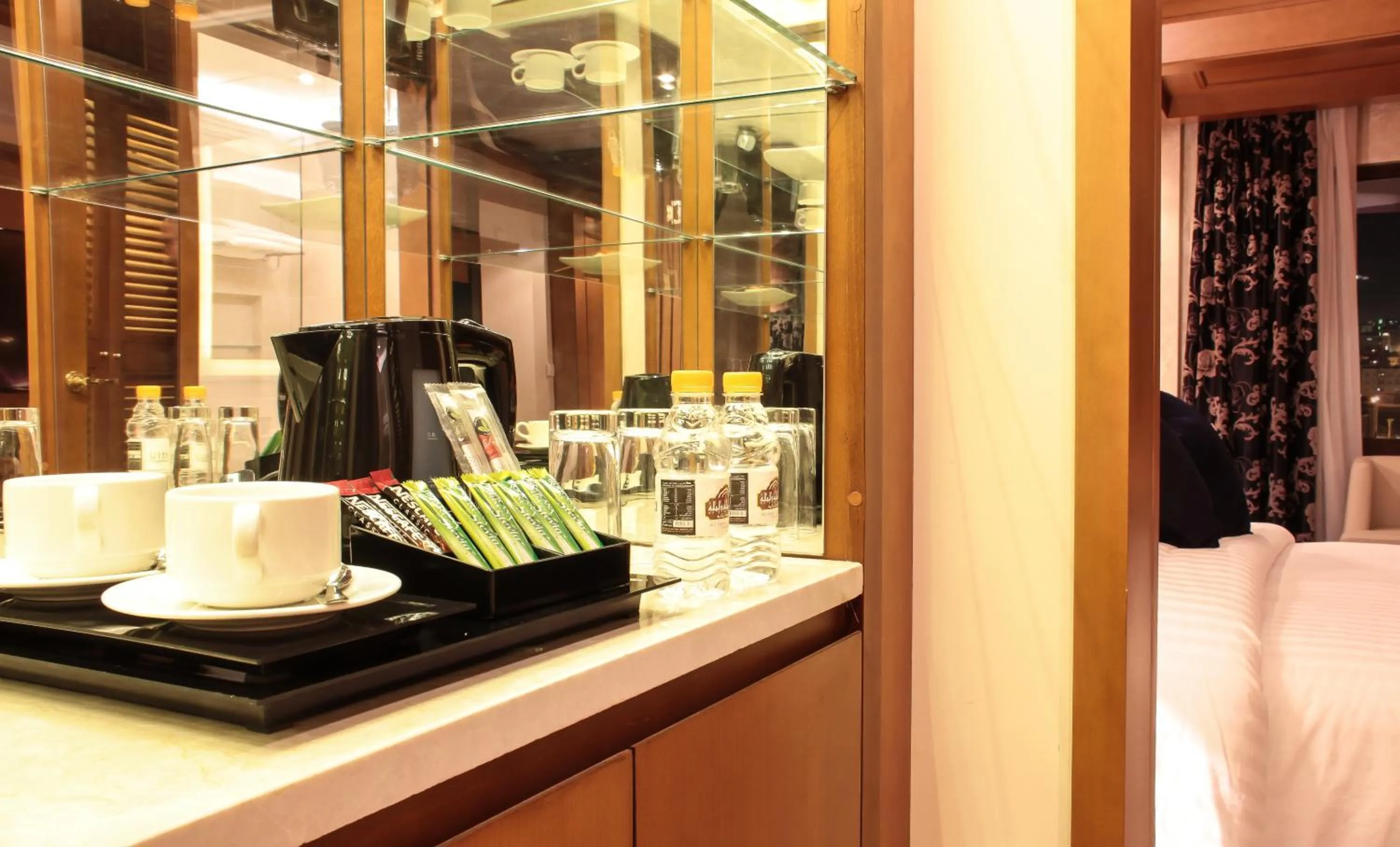 Coffee/tea facilities in Thousand Nights Hotel Amman - فندق ثاوزند نايتس عمان