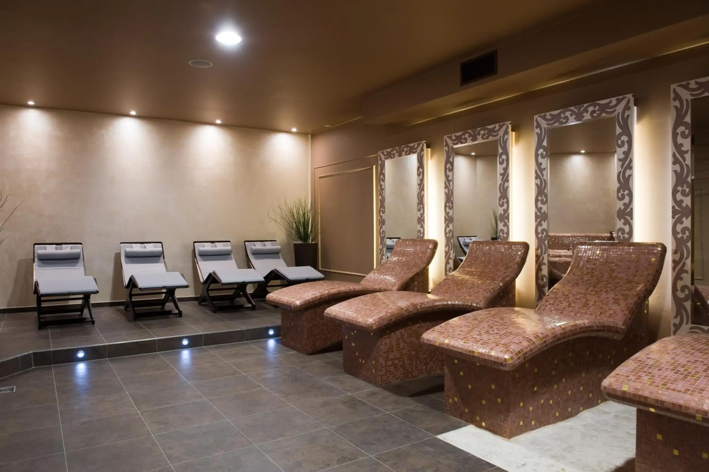 Spa and wellness centre/facilities in Bastion Heritage Hotel - Relais & Châteaux