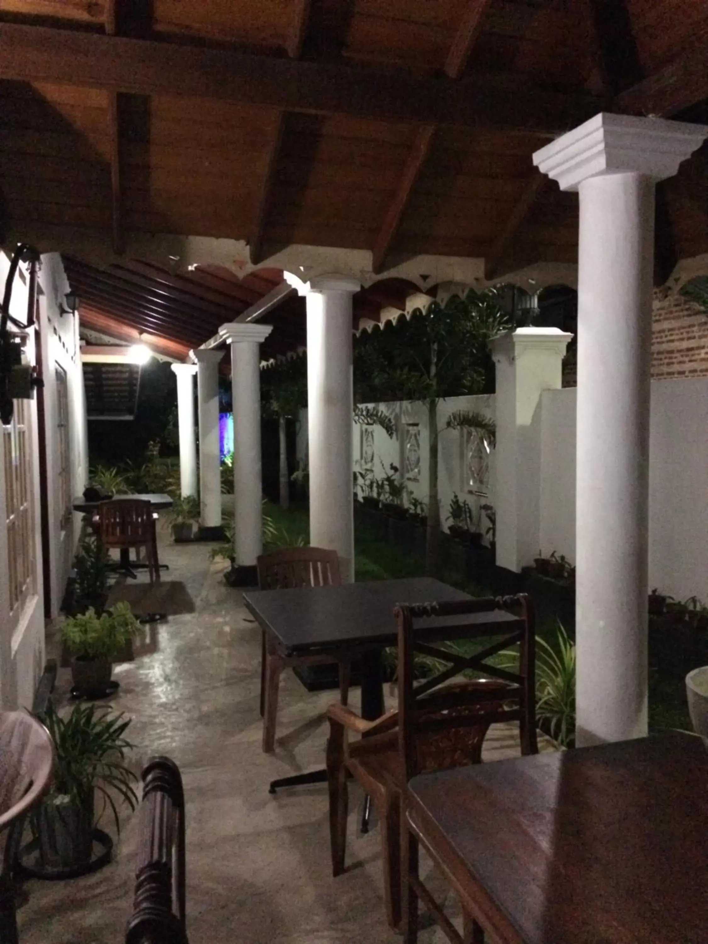 Restaurant/places to eat in Sunrise Palace Negombo