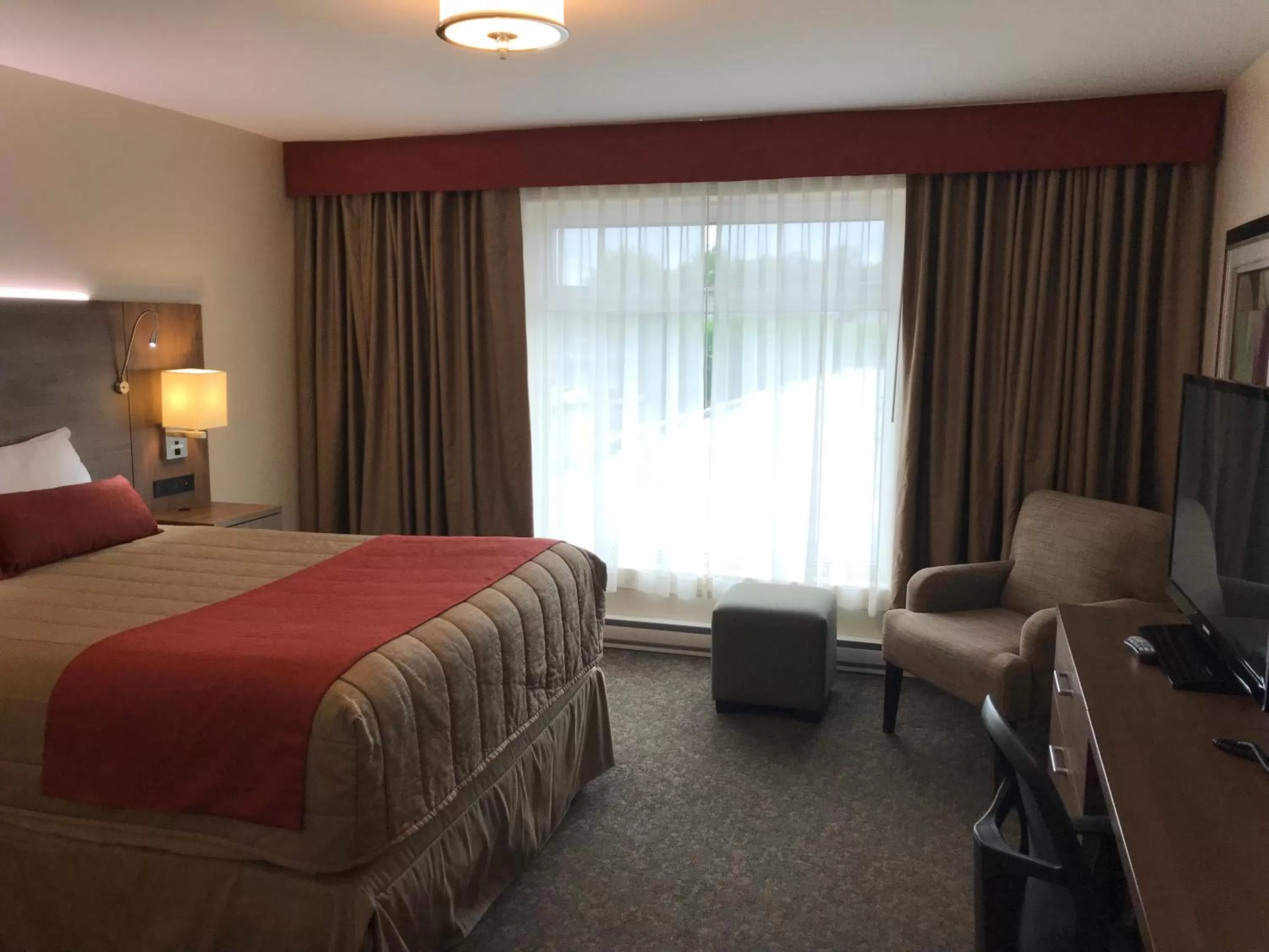 Photo of the whole room, Bed in Motel Adam