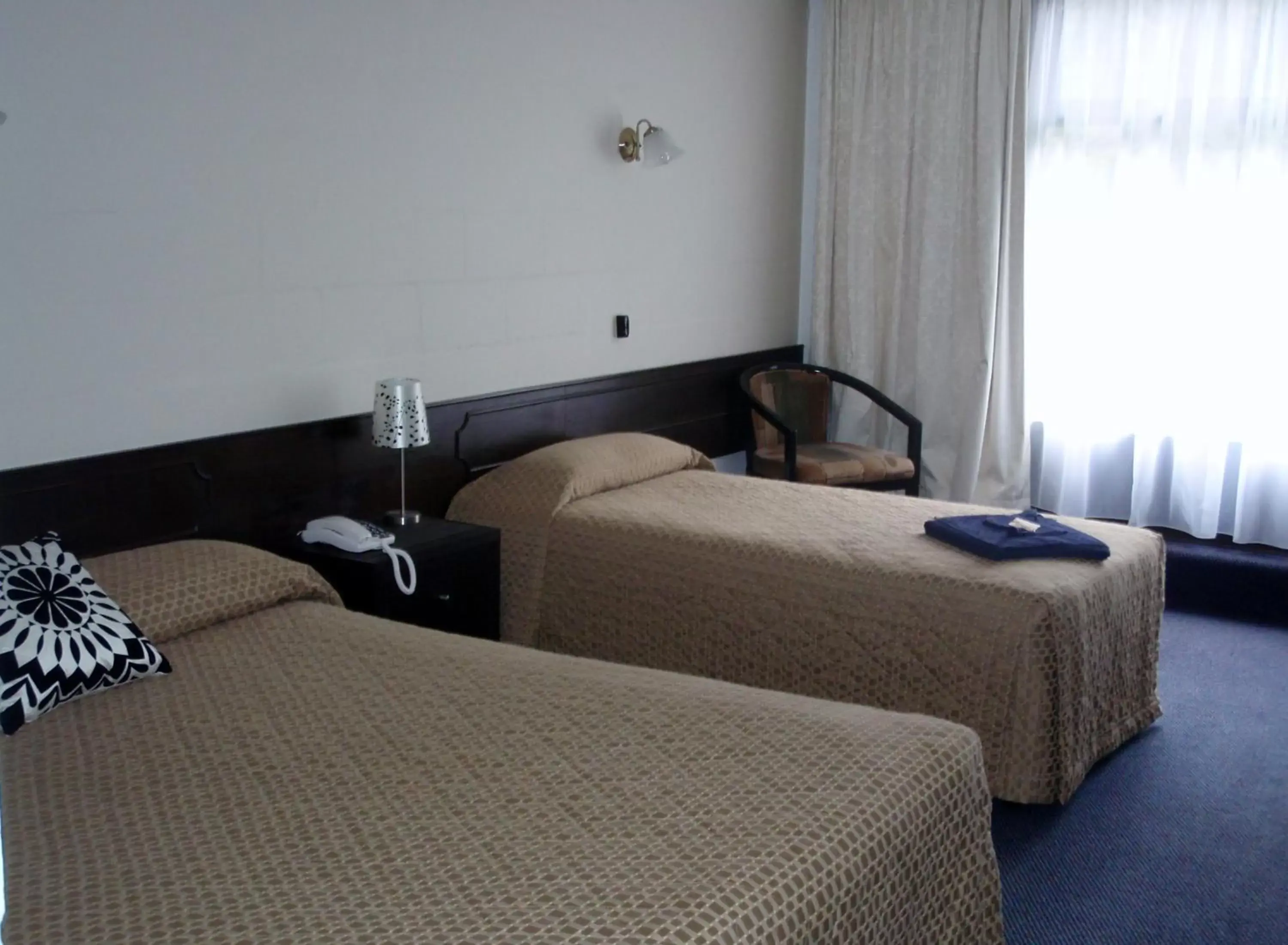Bedroom, Bed in West Coaster Motel