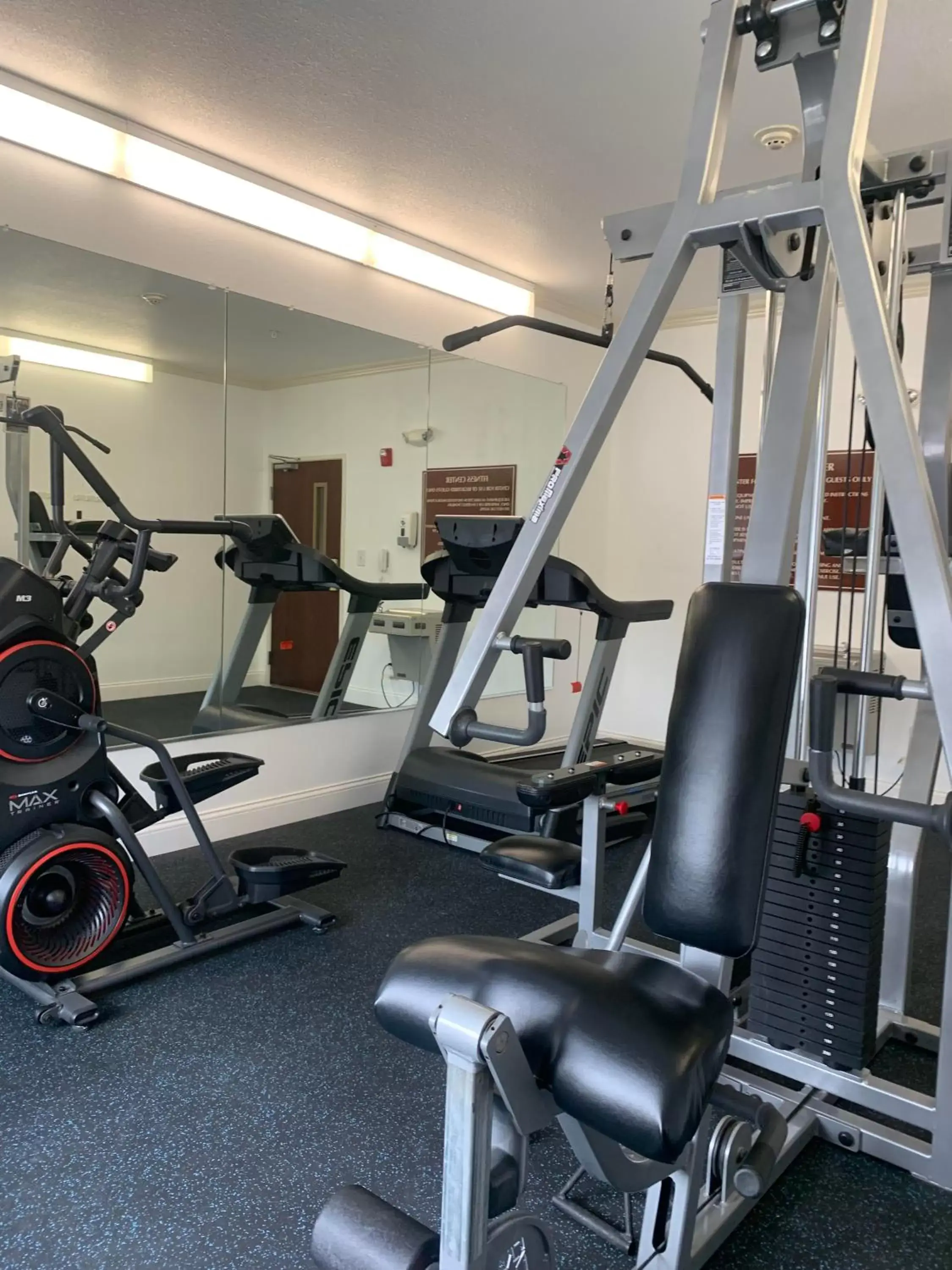 Fitness centre/facilities in Super 8 by Wyndham Hillsboro TX Fitness centre/facilities in Super 8 by Wyndham Hillsboro TX