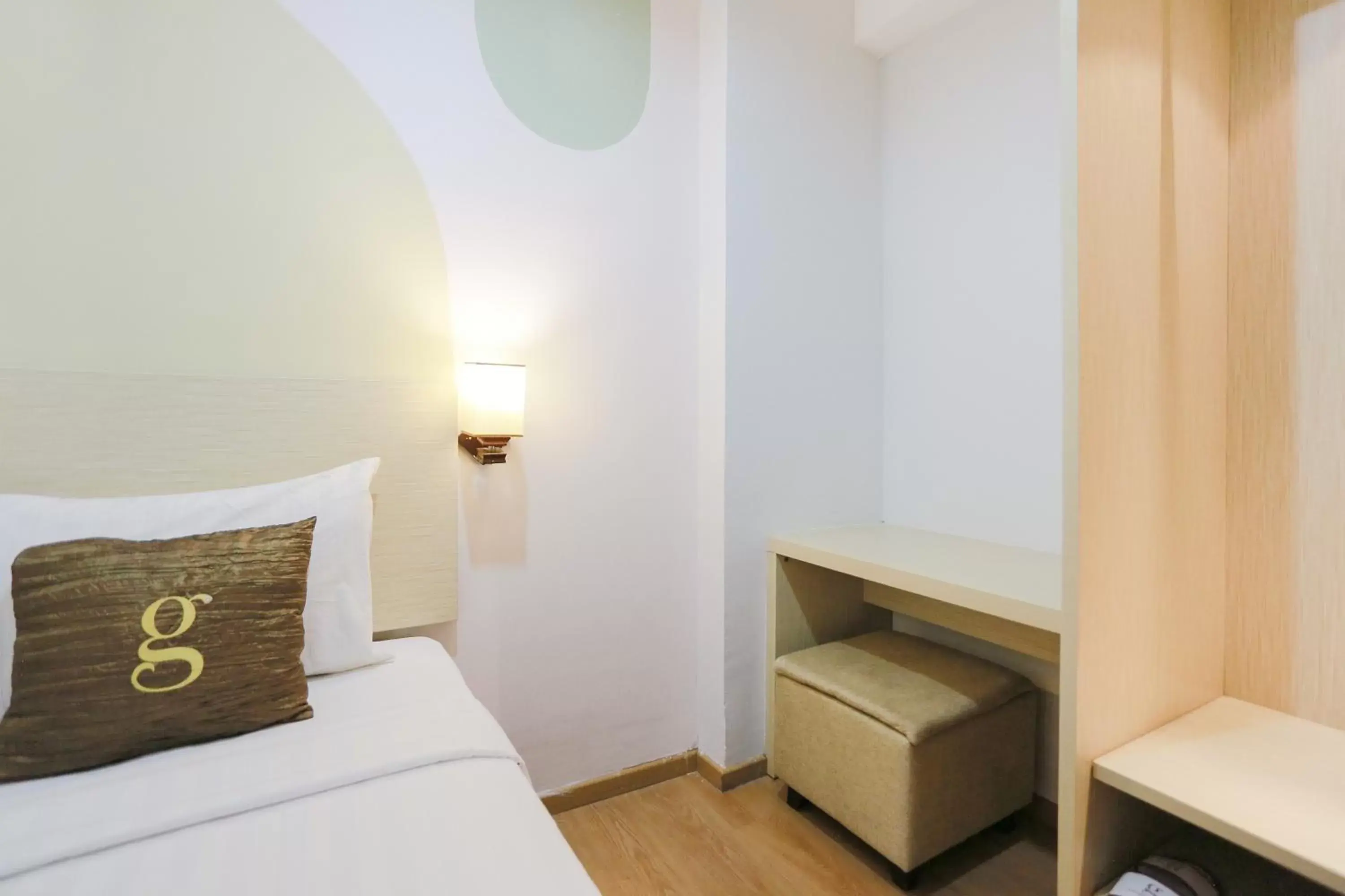 Bedroom, Bed in Hotel Gunawangsa Manyar Bedroom, Bed in Hotel Gunawangsa Manyar