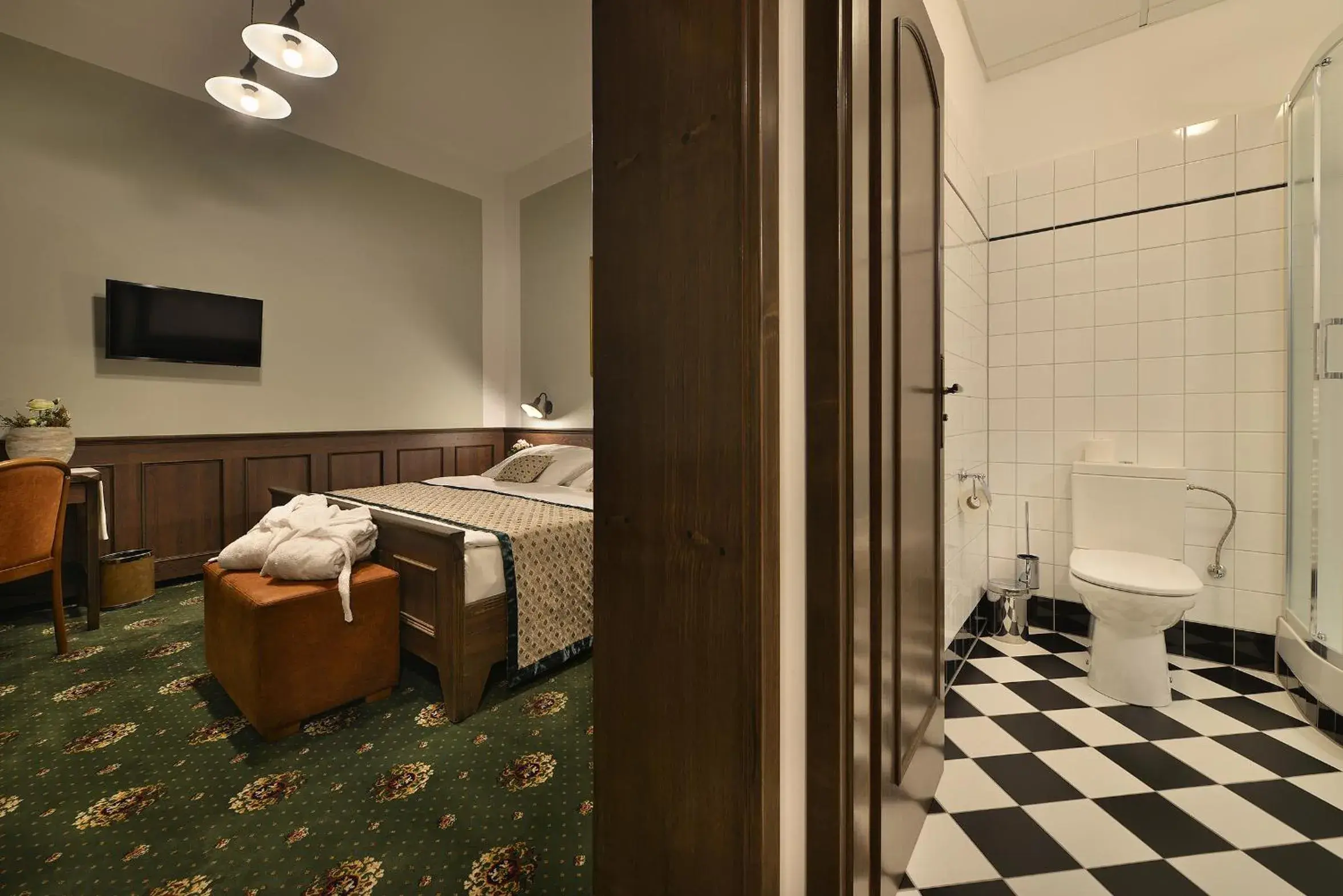 Bed, Bathroom in Hotel Podhrad