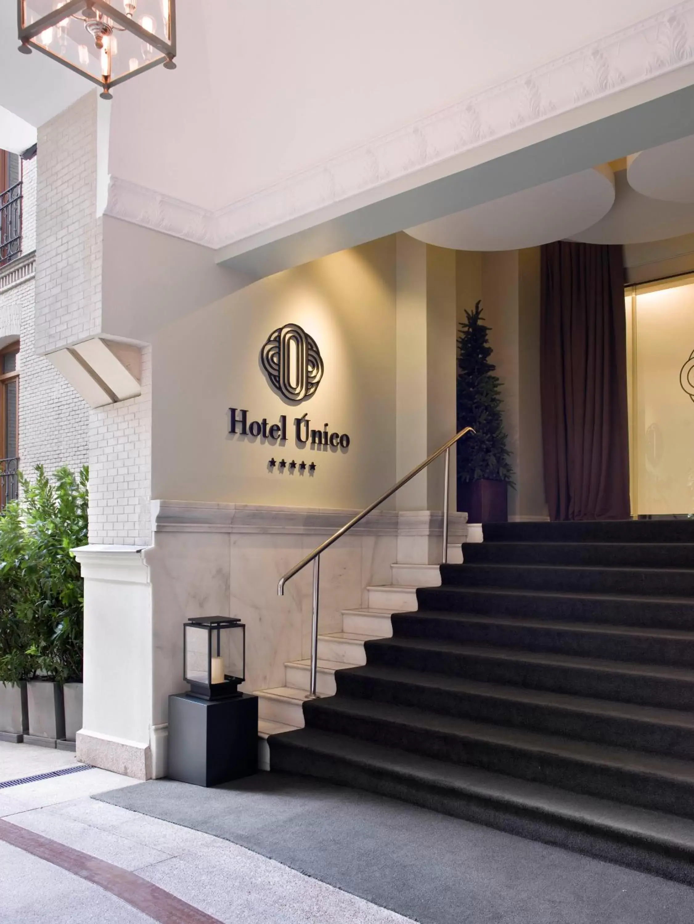 Facade/entrance, Property Logo/Sign in Hotel Único Madrid, Small Luxury Hotels