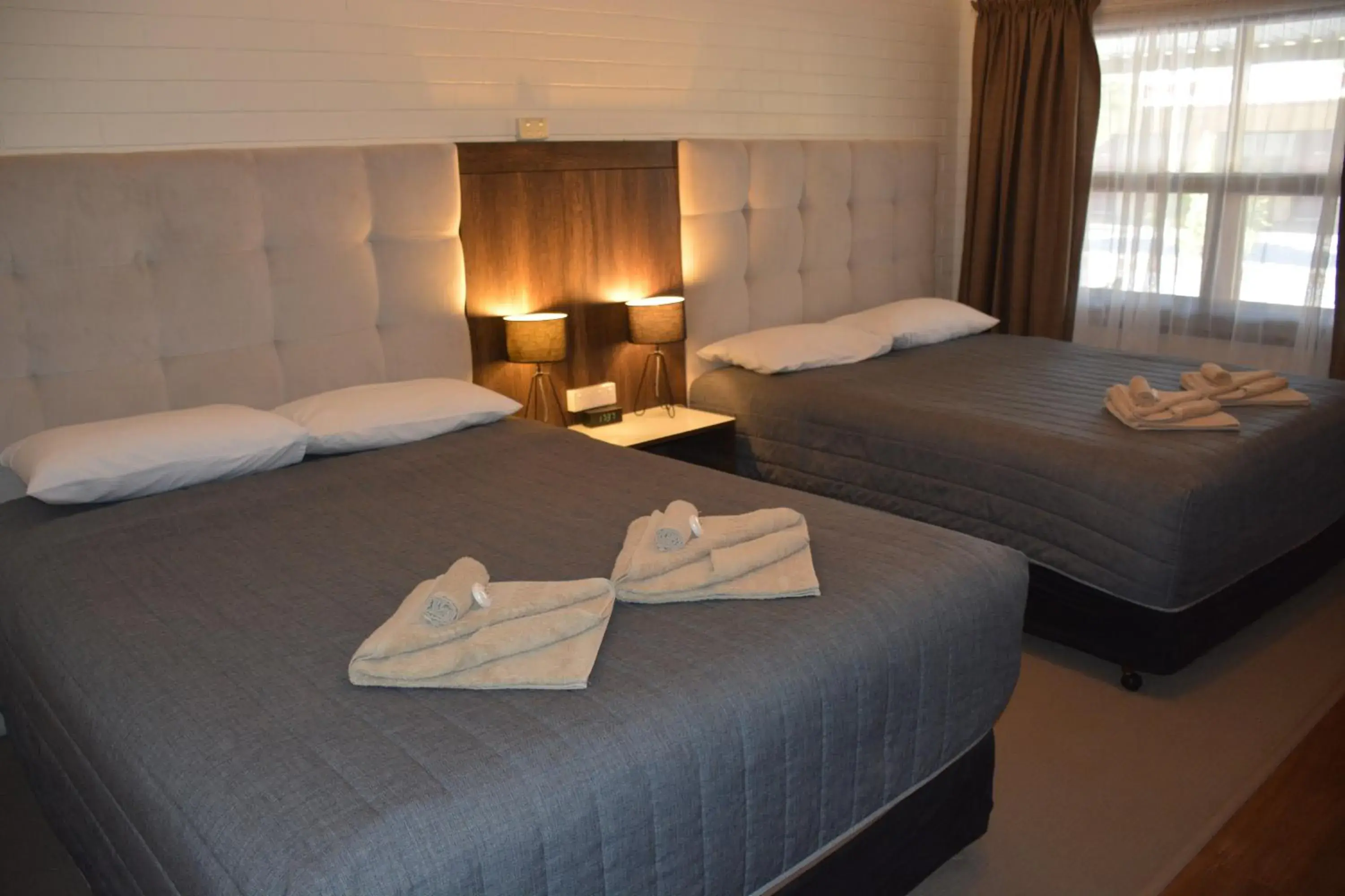 Bedroom, Bed in Angaston Vineyards Motel Bedroom, Bed in Angaston Vineyards Motel