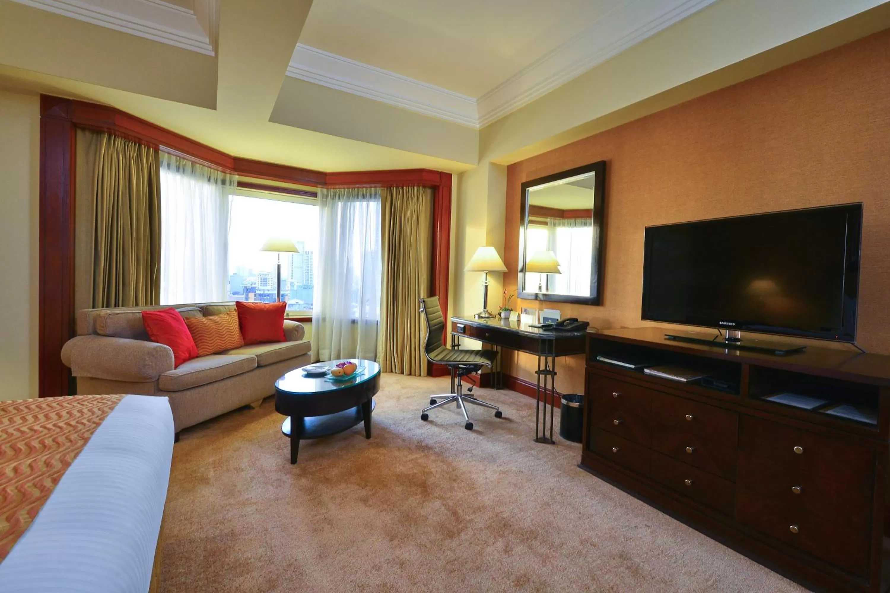 TV and multimedia in Diamond Hotel Philippines