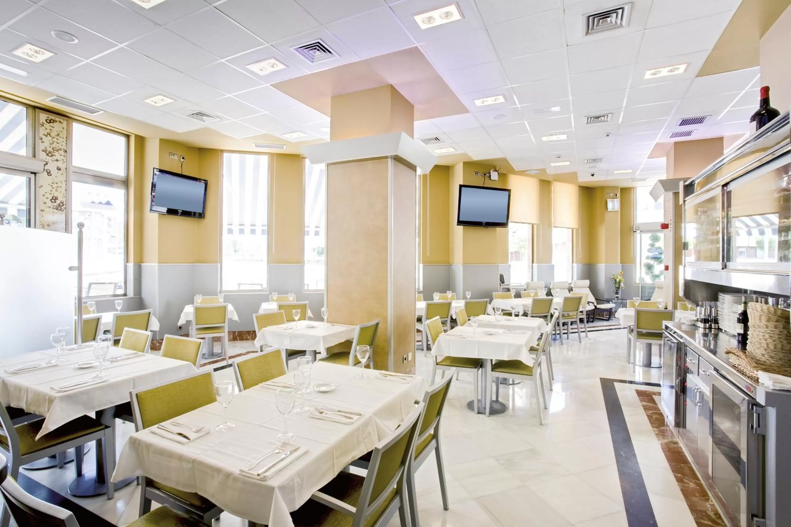 Communal lounge/ TV room in Hotel Montedobra