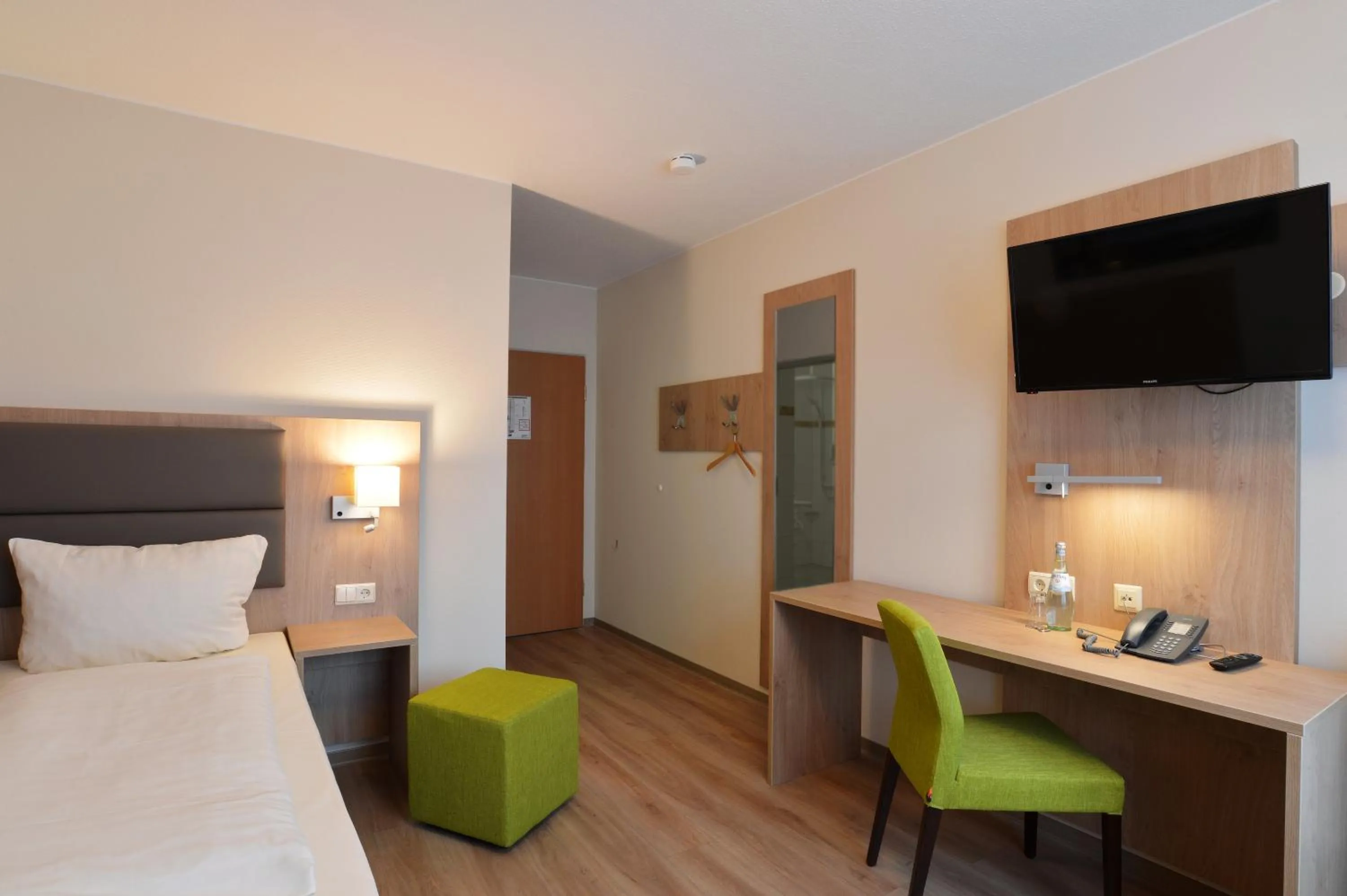 Bed in City-Hotel Kurfürst Balduin