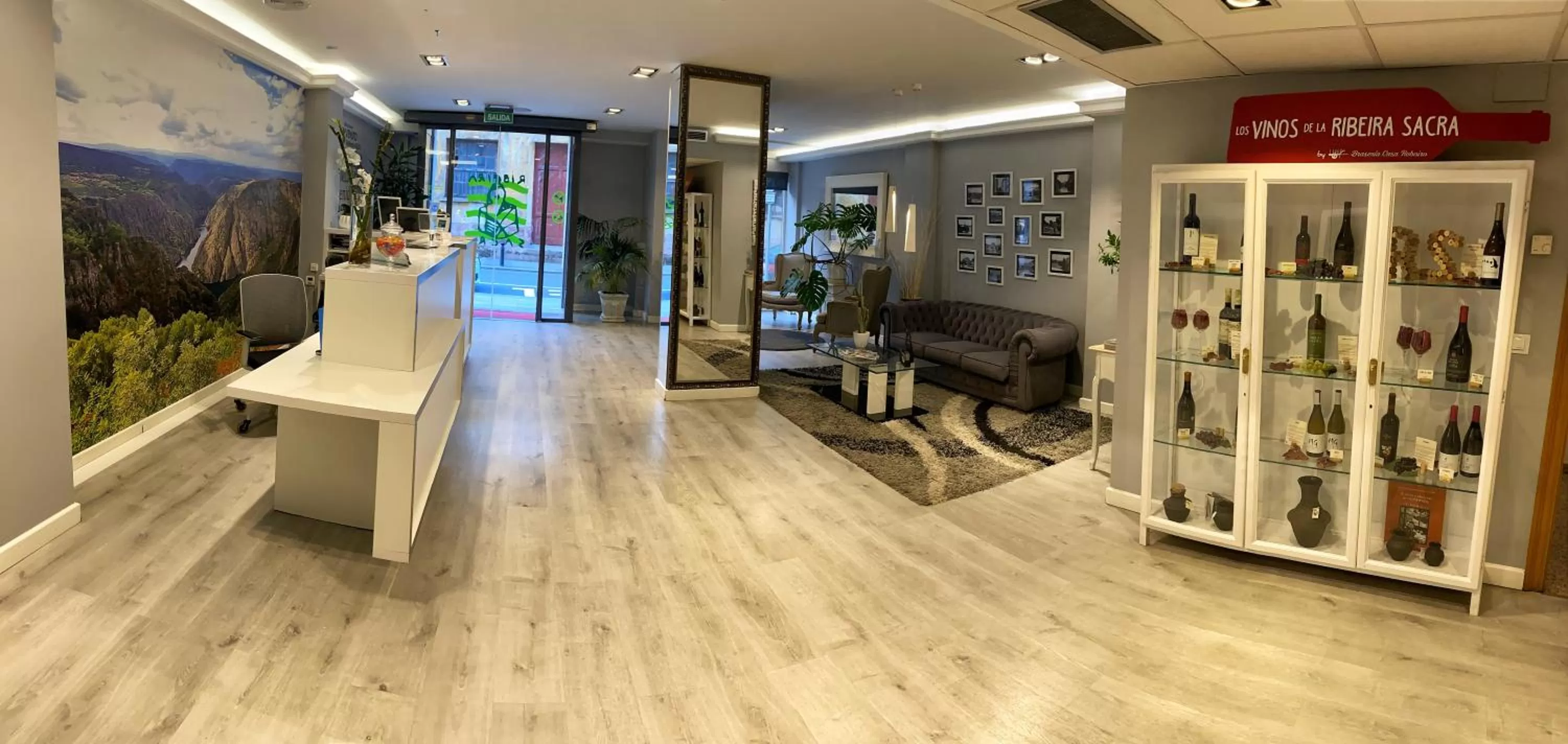 Lobby or reception in Hotel Ribeira Sacra