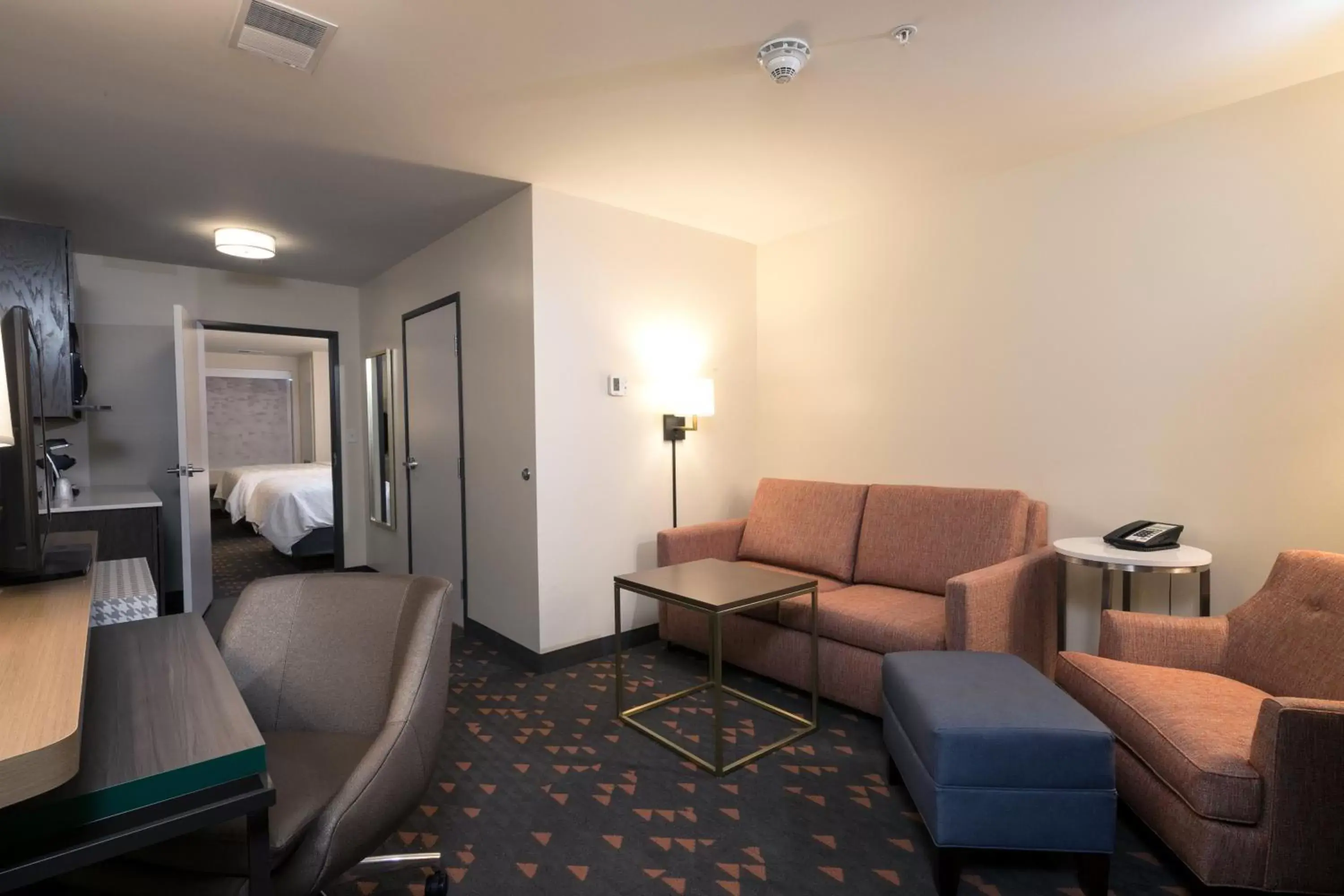 Photo of the whole room, Seating Area in Holiday Inn - Kalamazoo West, an IHG Hotel