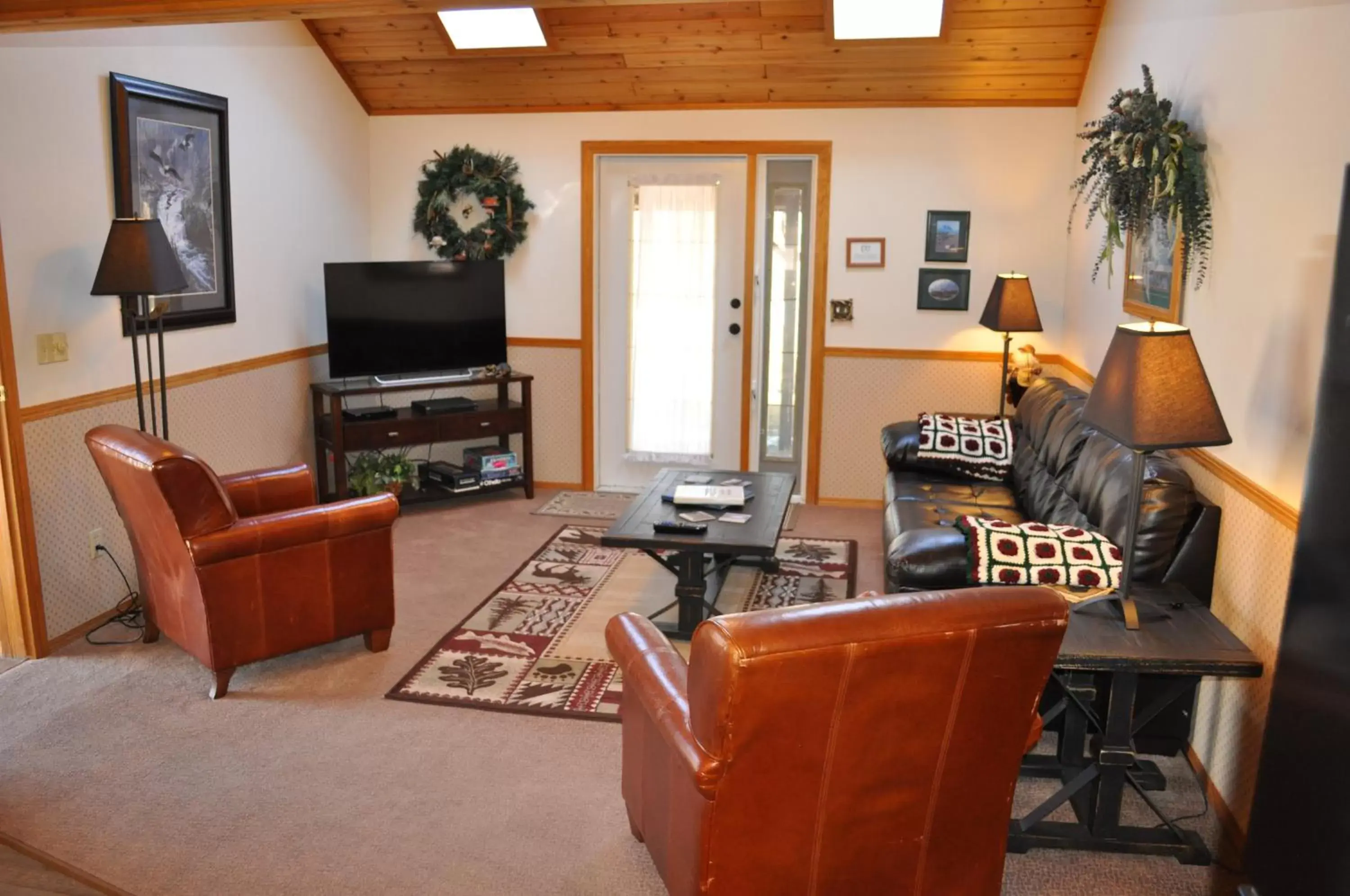 Seating Area in Rocky Ridge Country Lodge