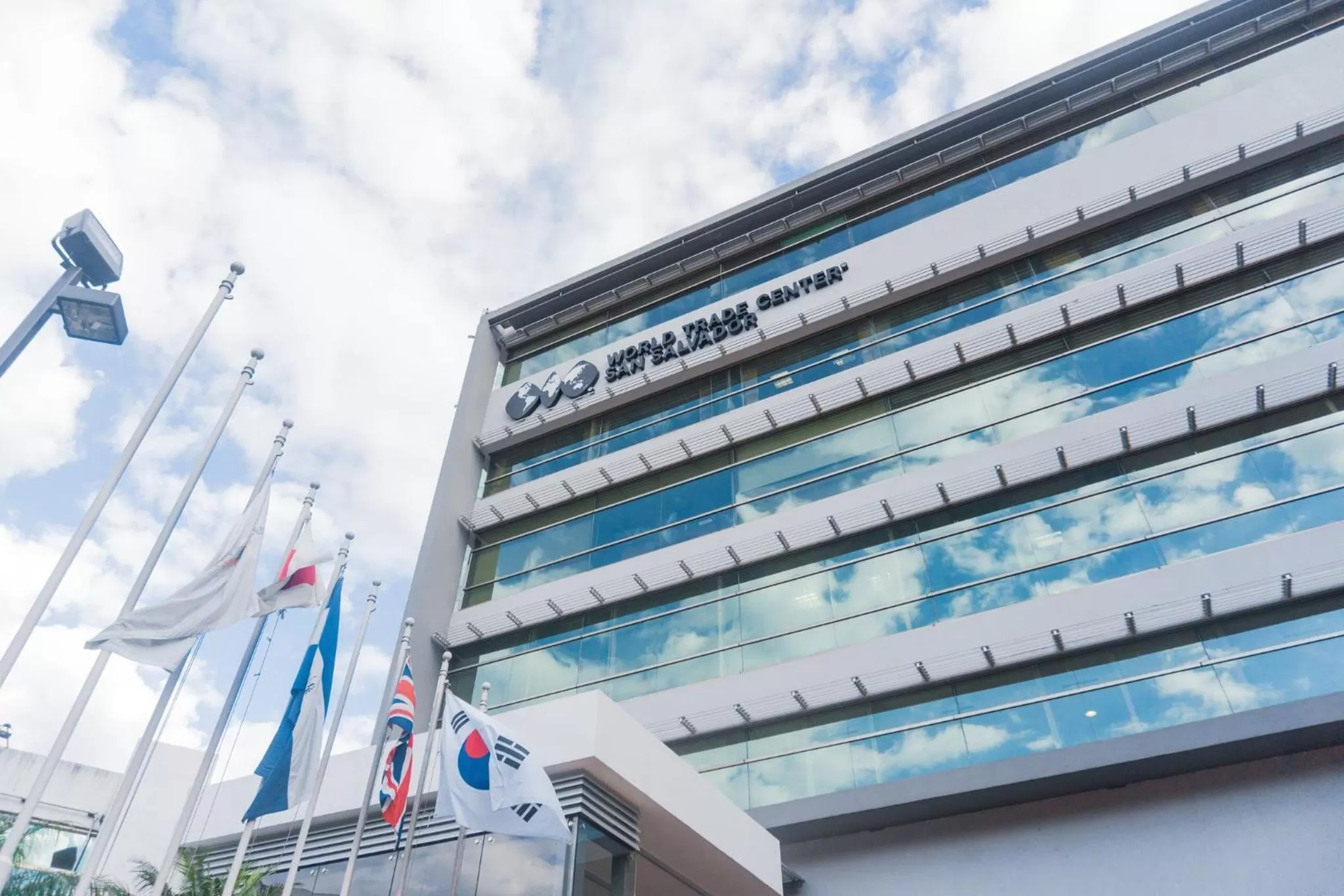 Area and facilities in Crowne Plaza San Salvador, an IHG Hotel