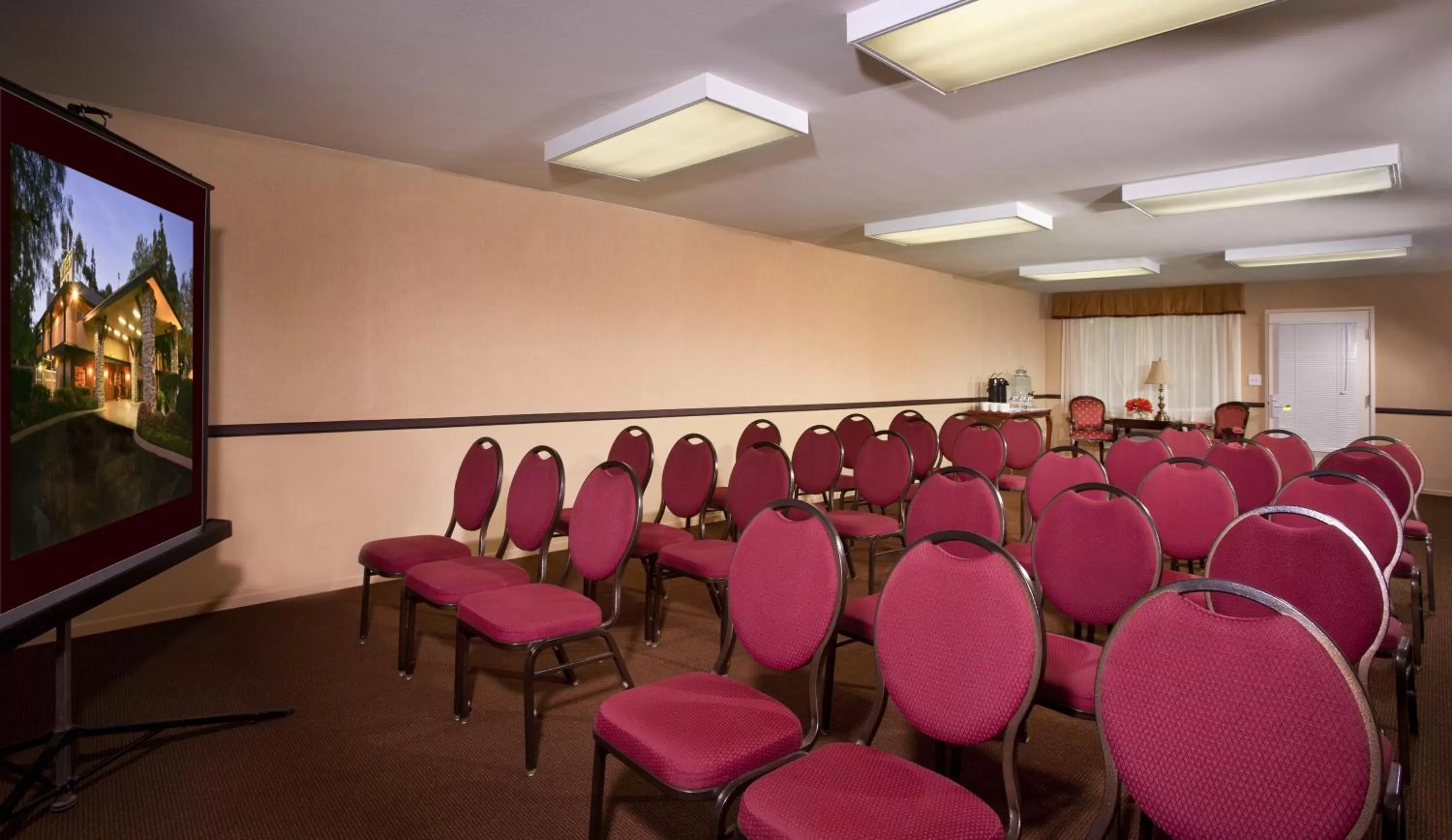 Business facilities in Ayres Lodge Alpine