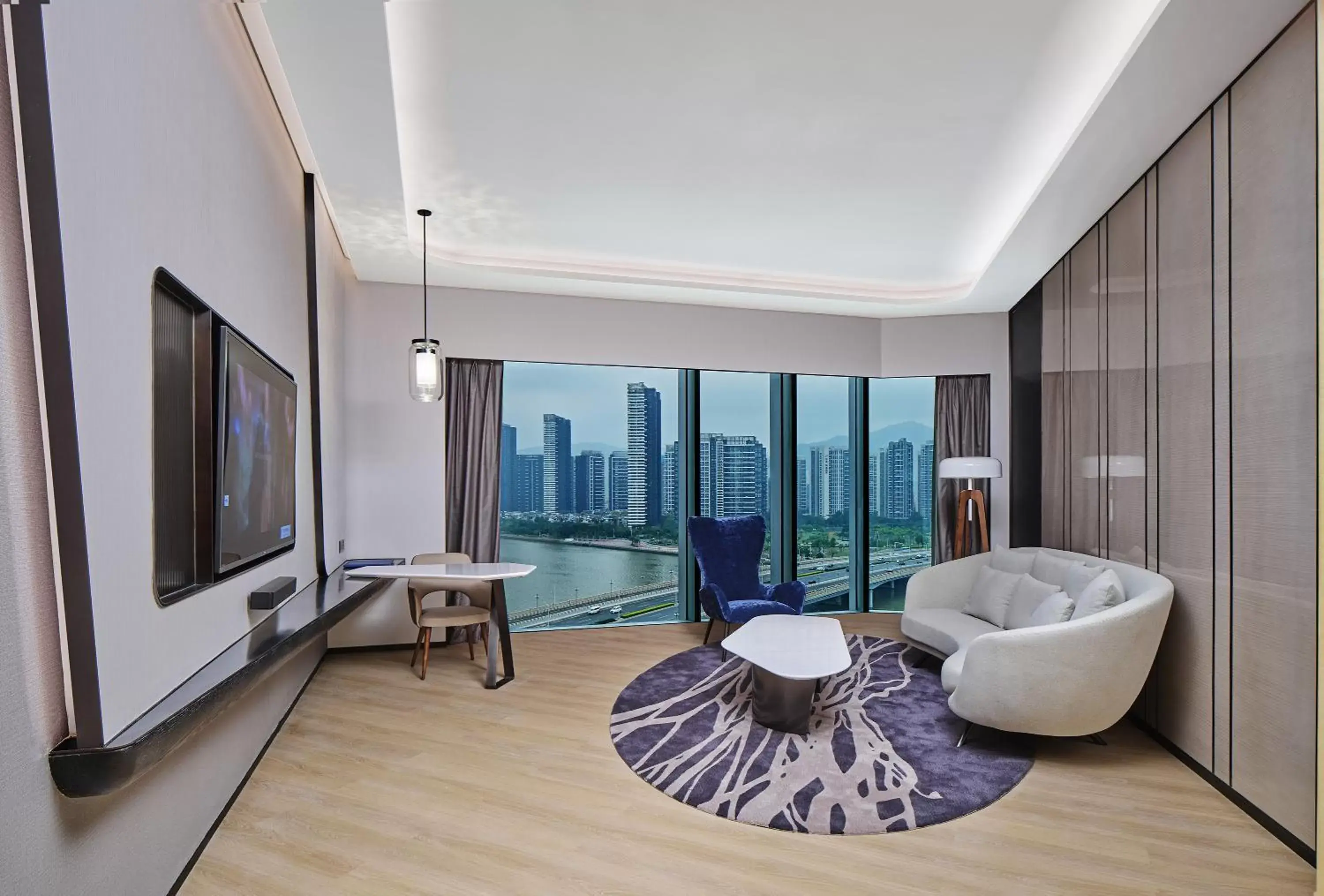 Communal lounge/ TV room, Seating Area in Renaissance Zhuhai Hotel