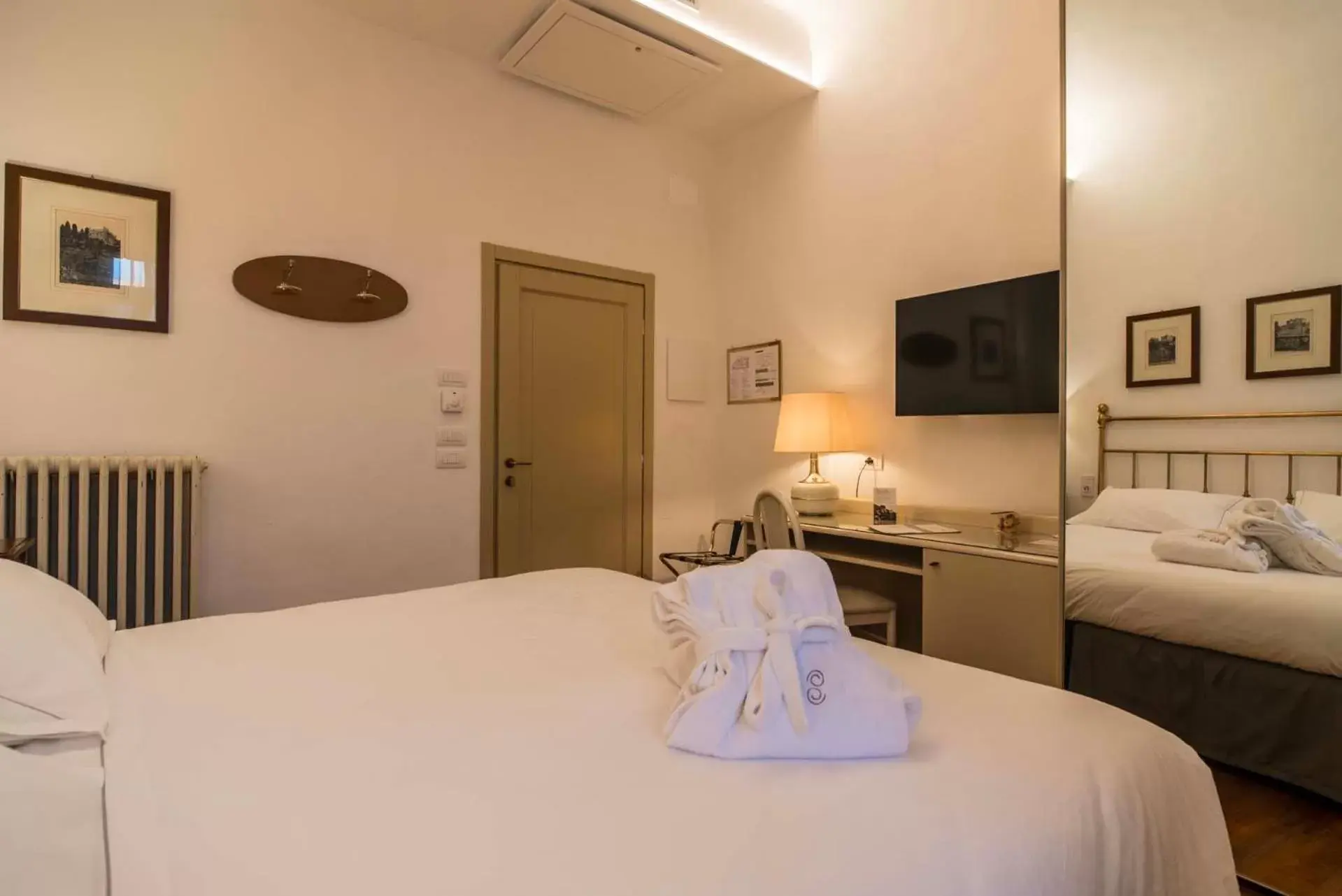 Photo of the whole room, Bed in Terme Preistoriche Resort & Spa