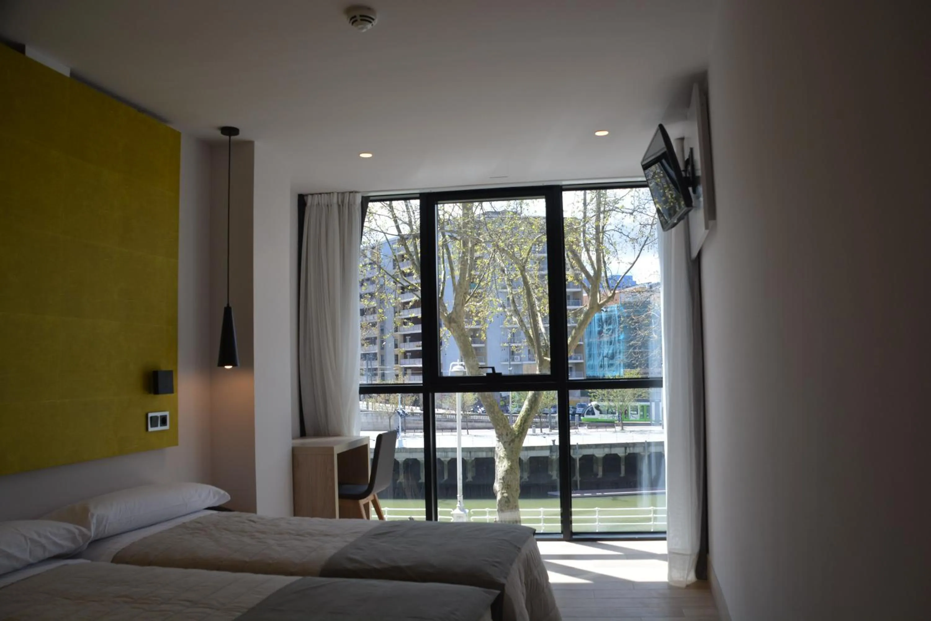 Day, Bed in Hotel Bilbao Plaza