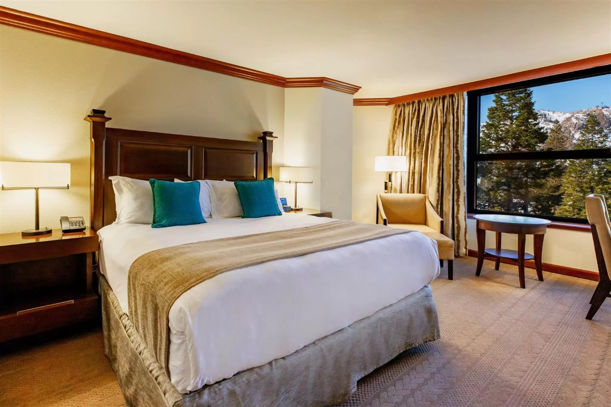 Bed in Everline Resort and Spa, Lake Tahoe