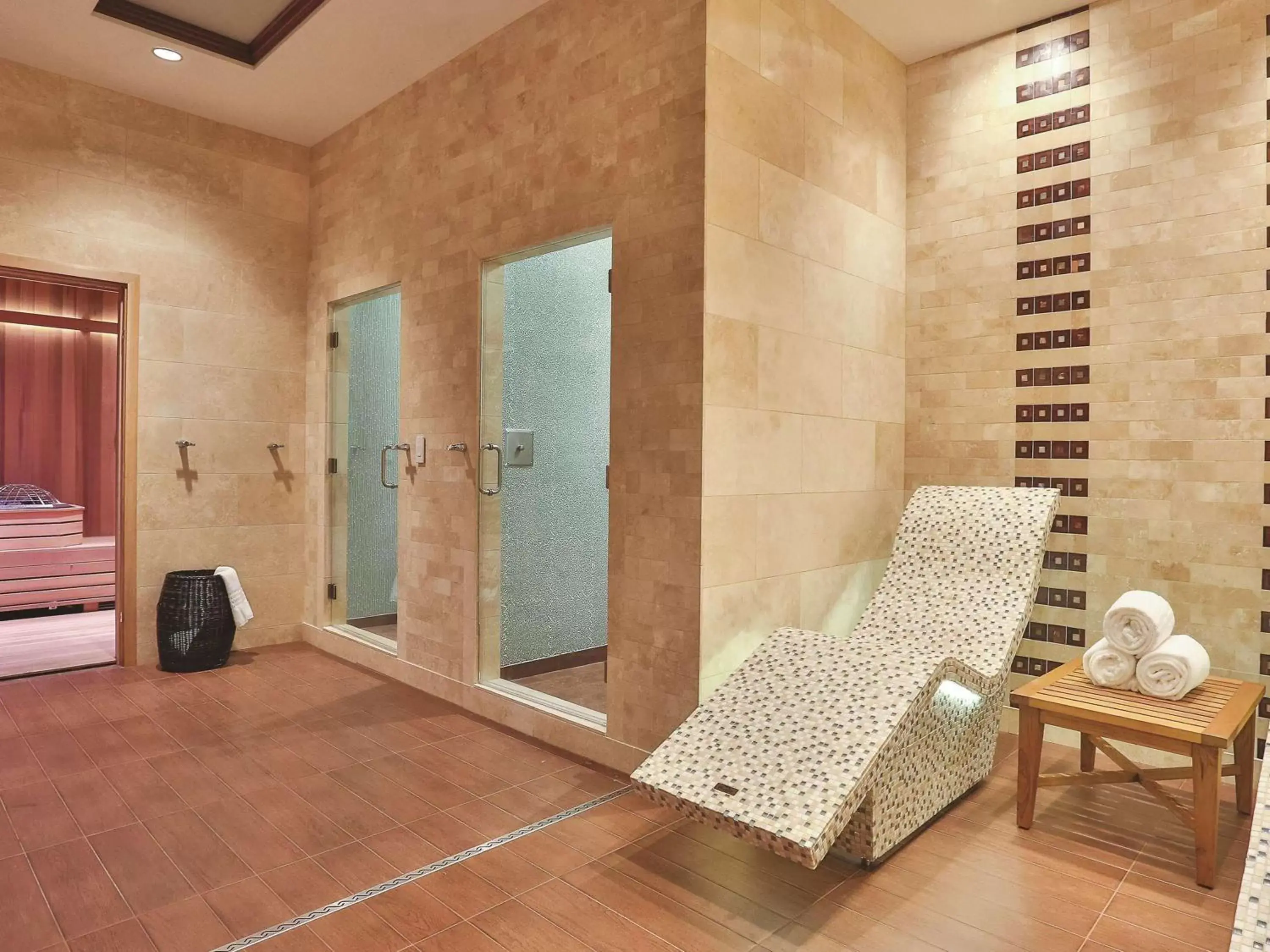 Spa and wellness centre/facilities, Bathroom in Fairmont Kea Lani, Maui