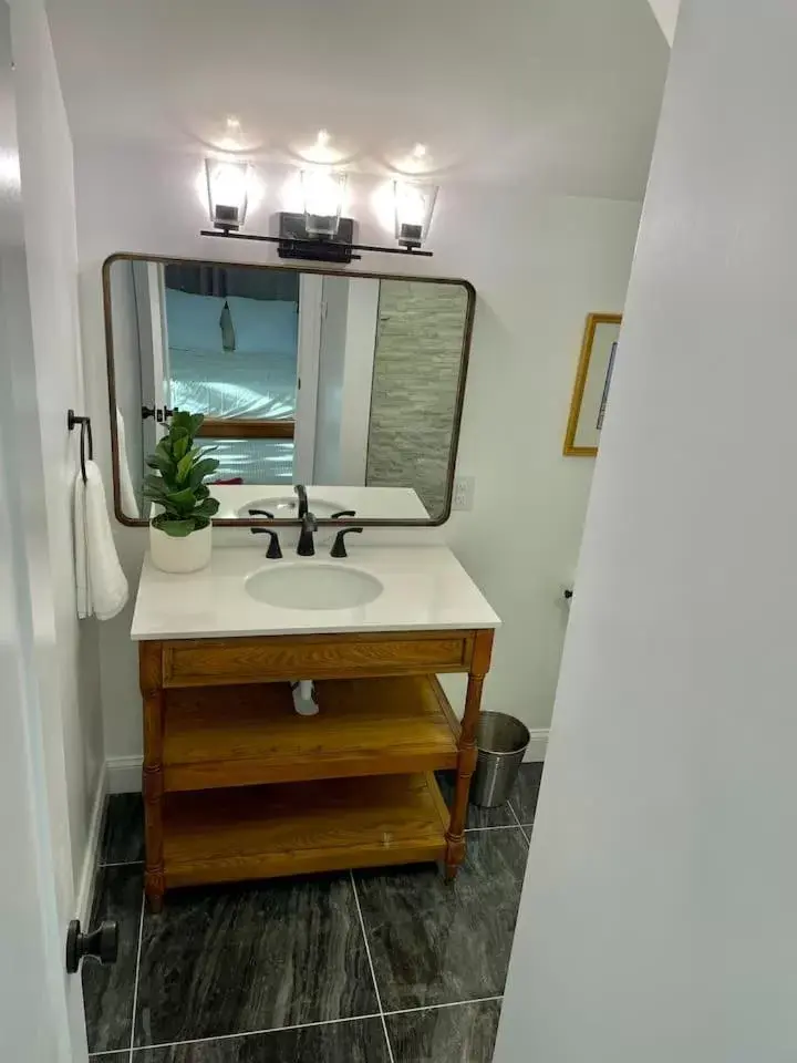 Bathroom in Buttonwood Boutique Hotel