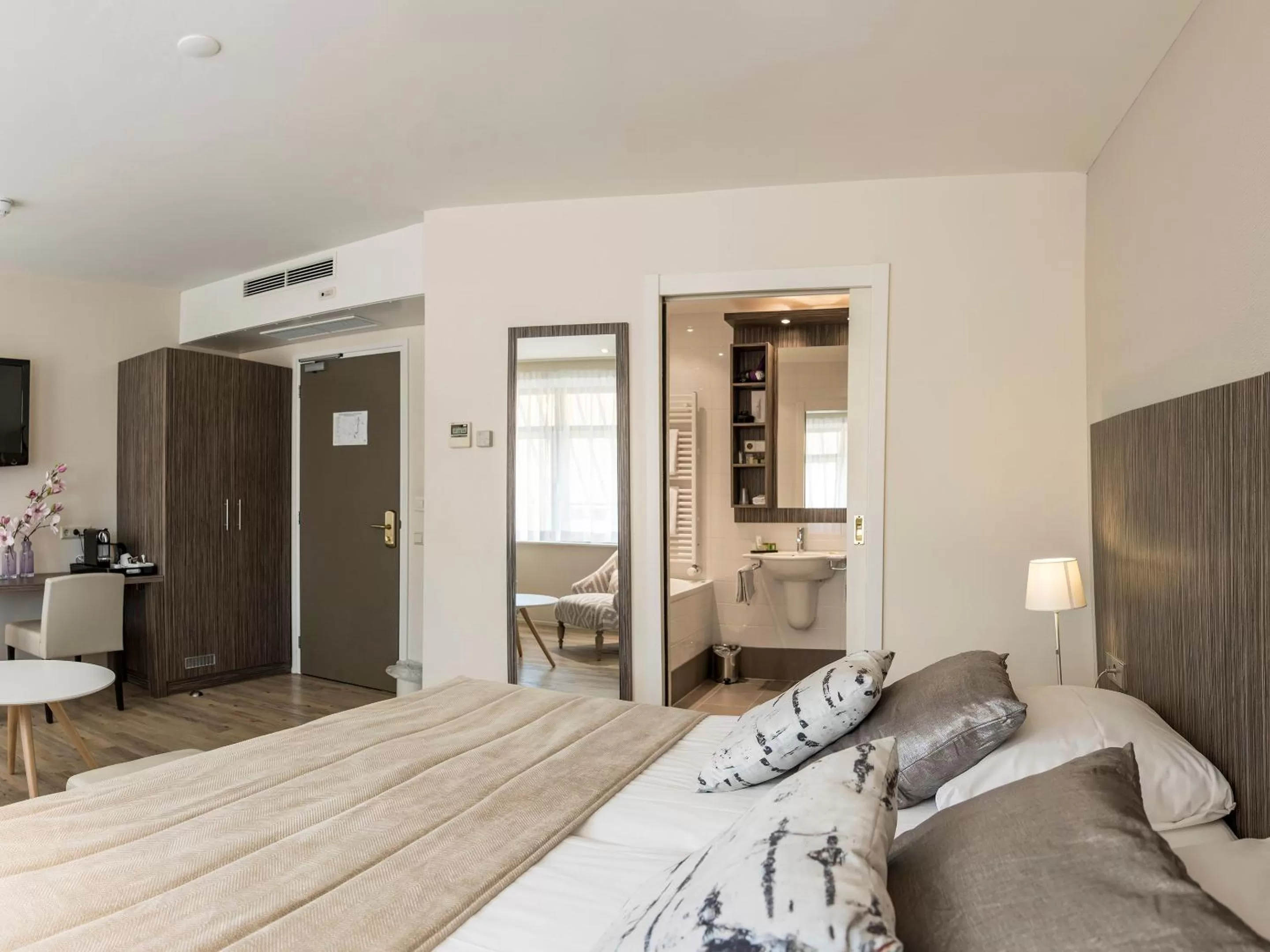 Photo of the whole room, Bed in Het Wapen van Elst