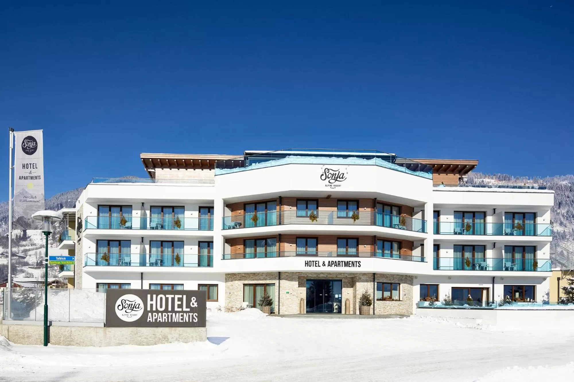 Facade/entrance in Sonja Alpine Resort