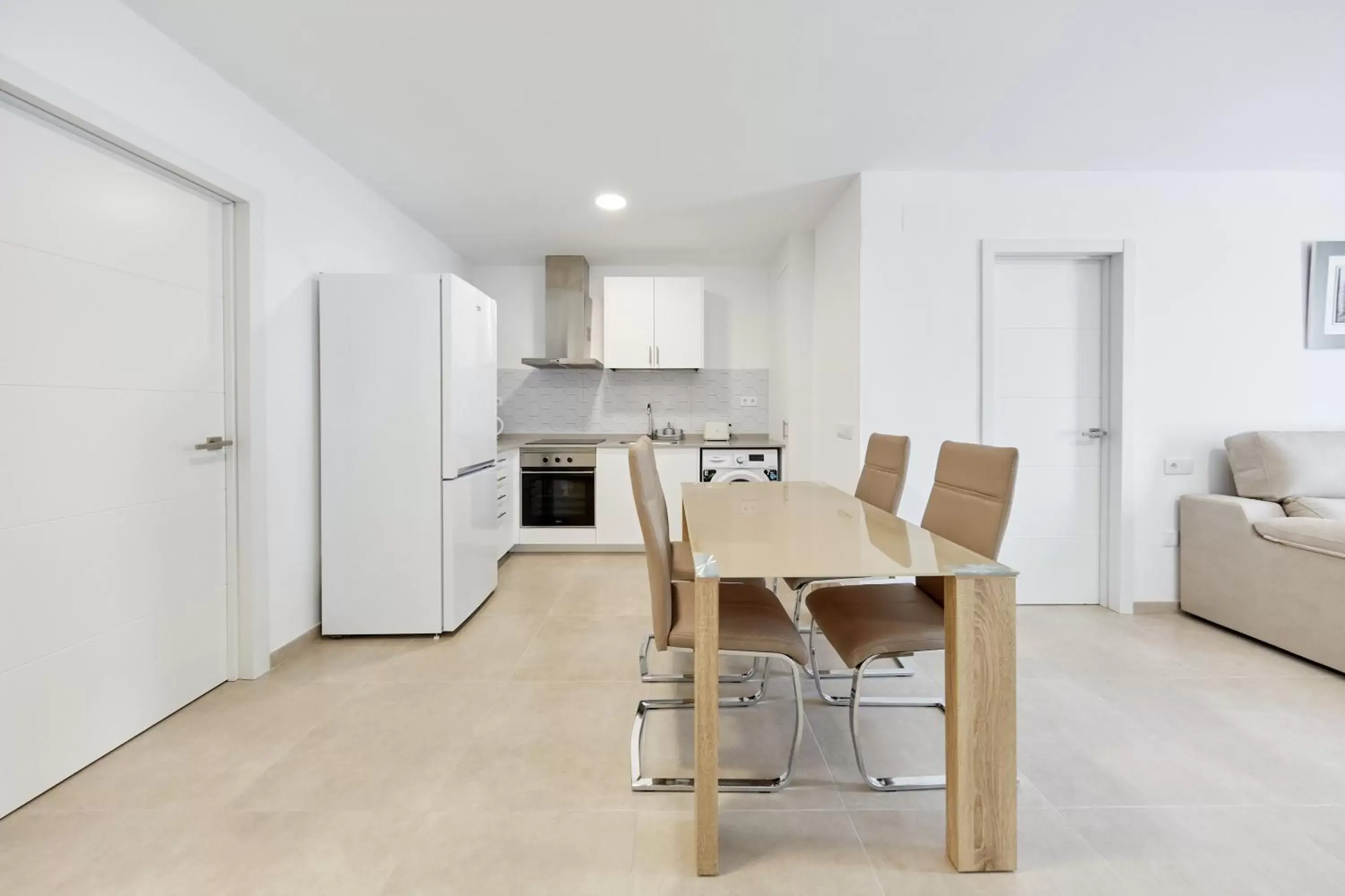 Kitchen or kitchenette, Dining Area in Sonrisa Deluxe Apartments, Levante