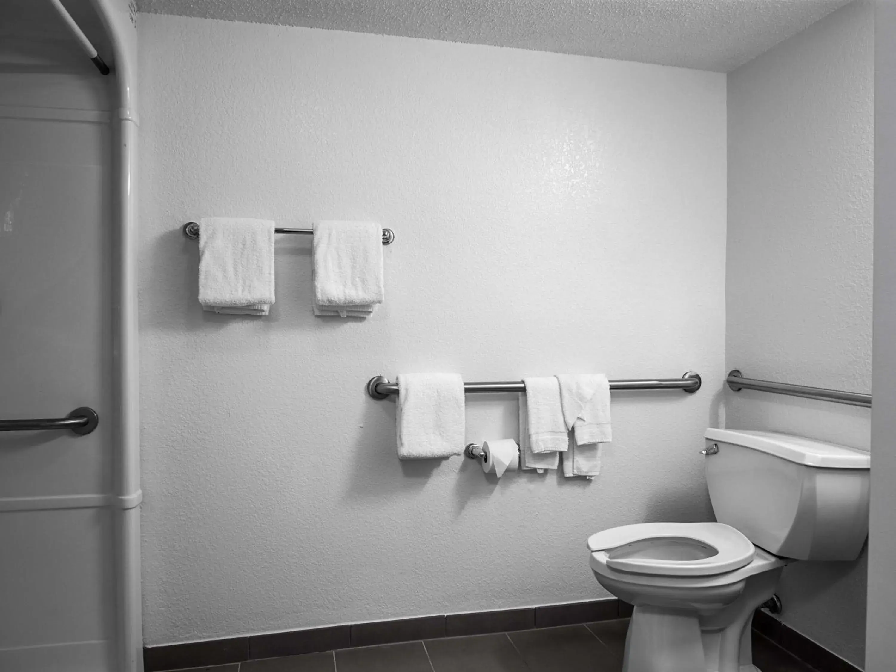 Shower in Studio 6-Miamisburg, OH - Dayton Shower in Studio 6-Miamisburg, OH - Dayton