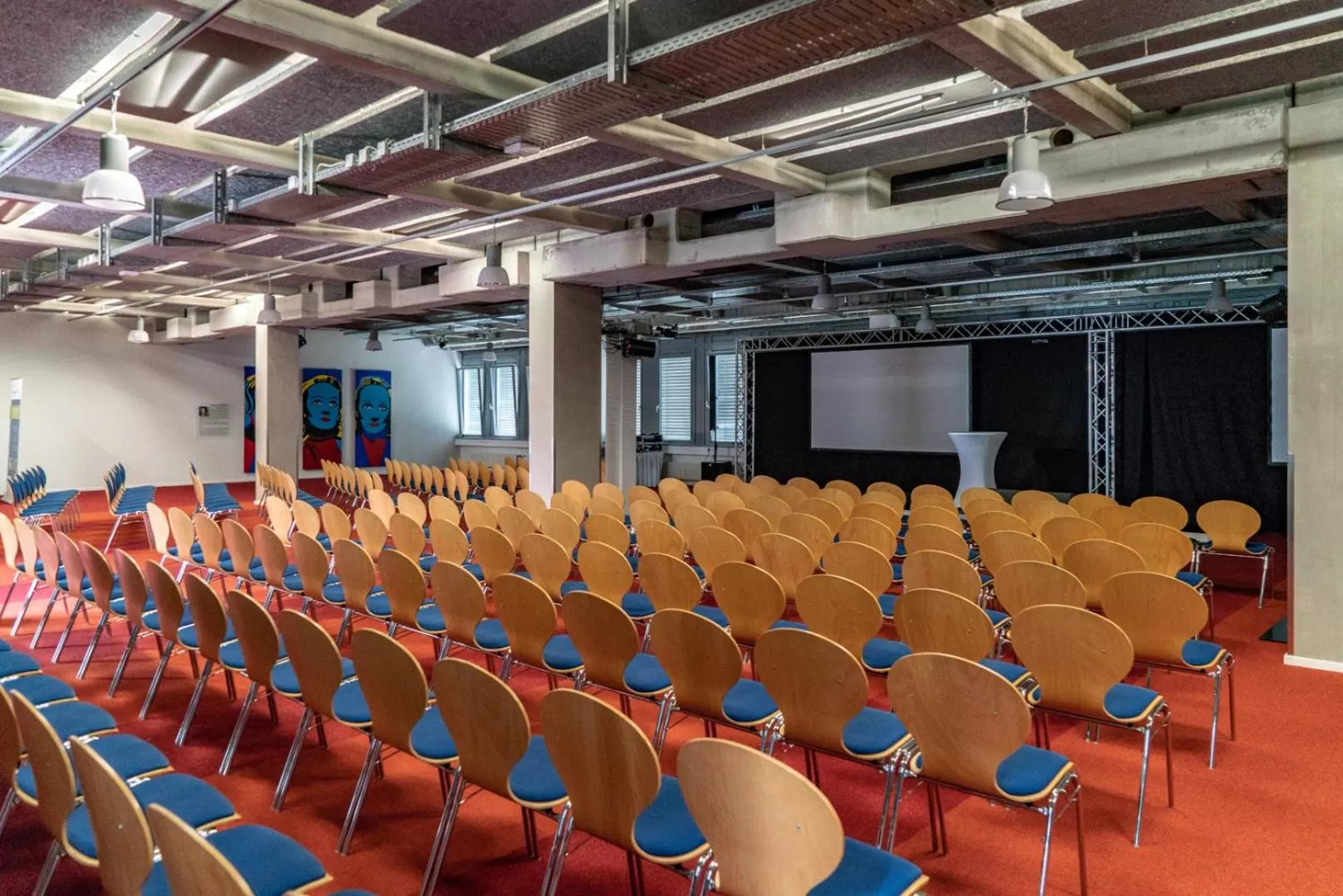 Business facilities in Globana Airport Hotel