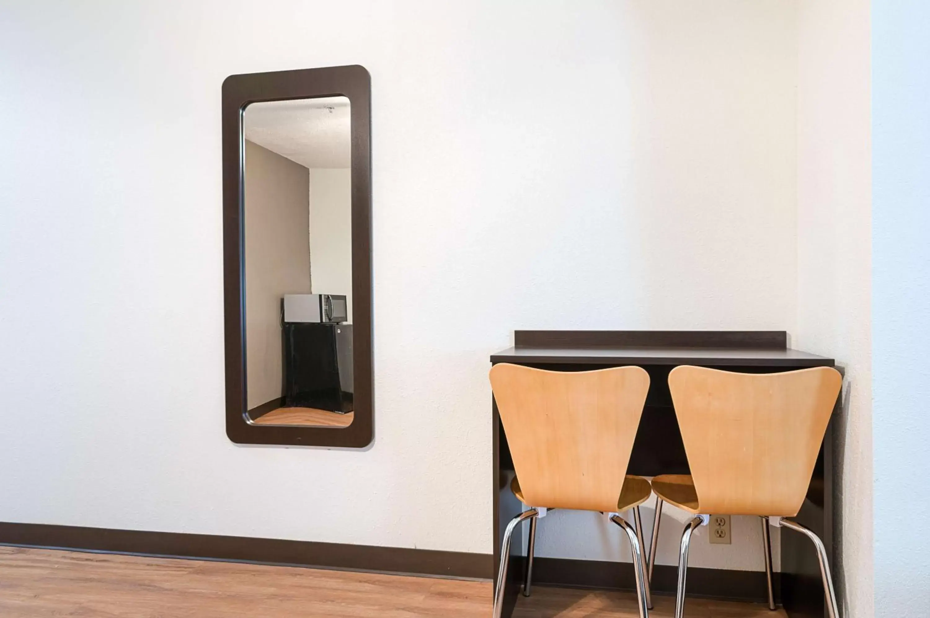 Photo of the whole room, Seating Area in Motel 6-New Iberia, LA