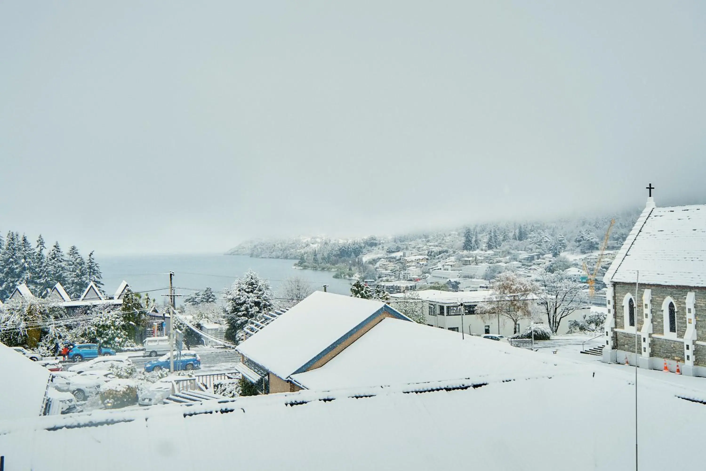 Property building, Winter in Melbourne Lodge