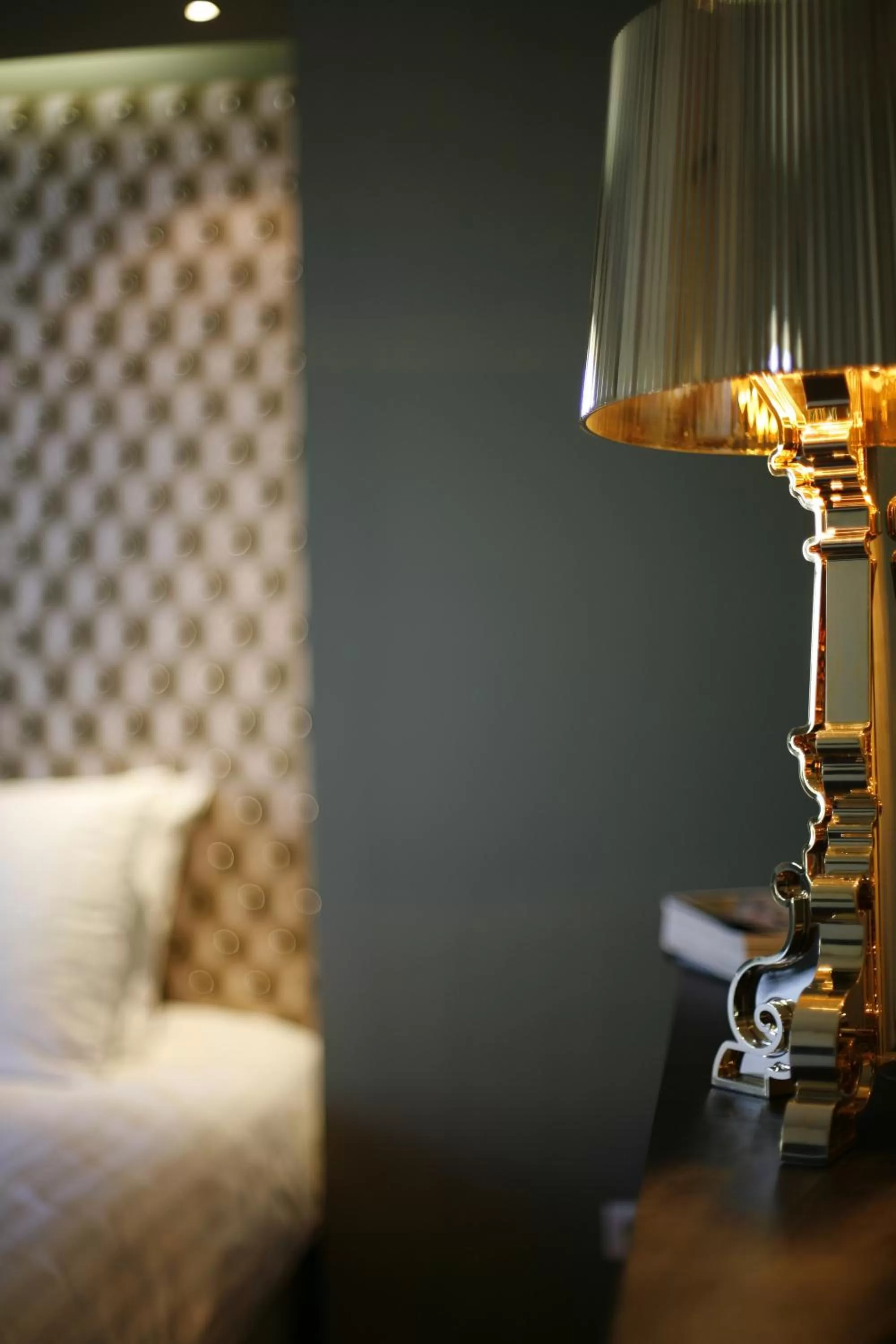 Decorative detail, Bed in Les 4 étoiles