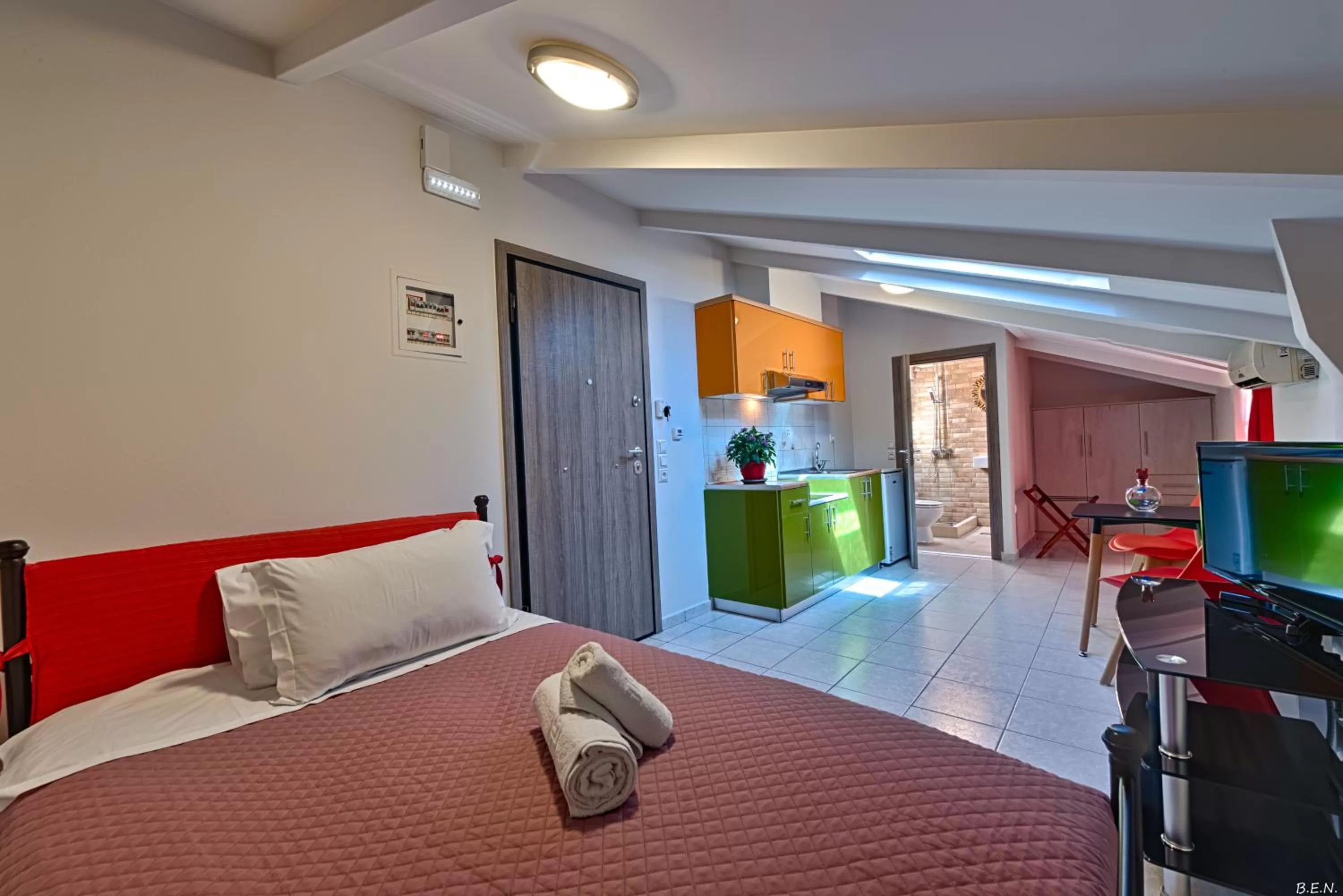 Kitchen or kitchenette, Bed in Alexia's Apartments