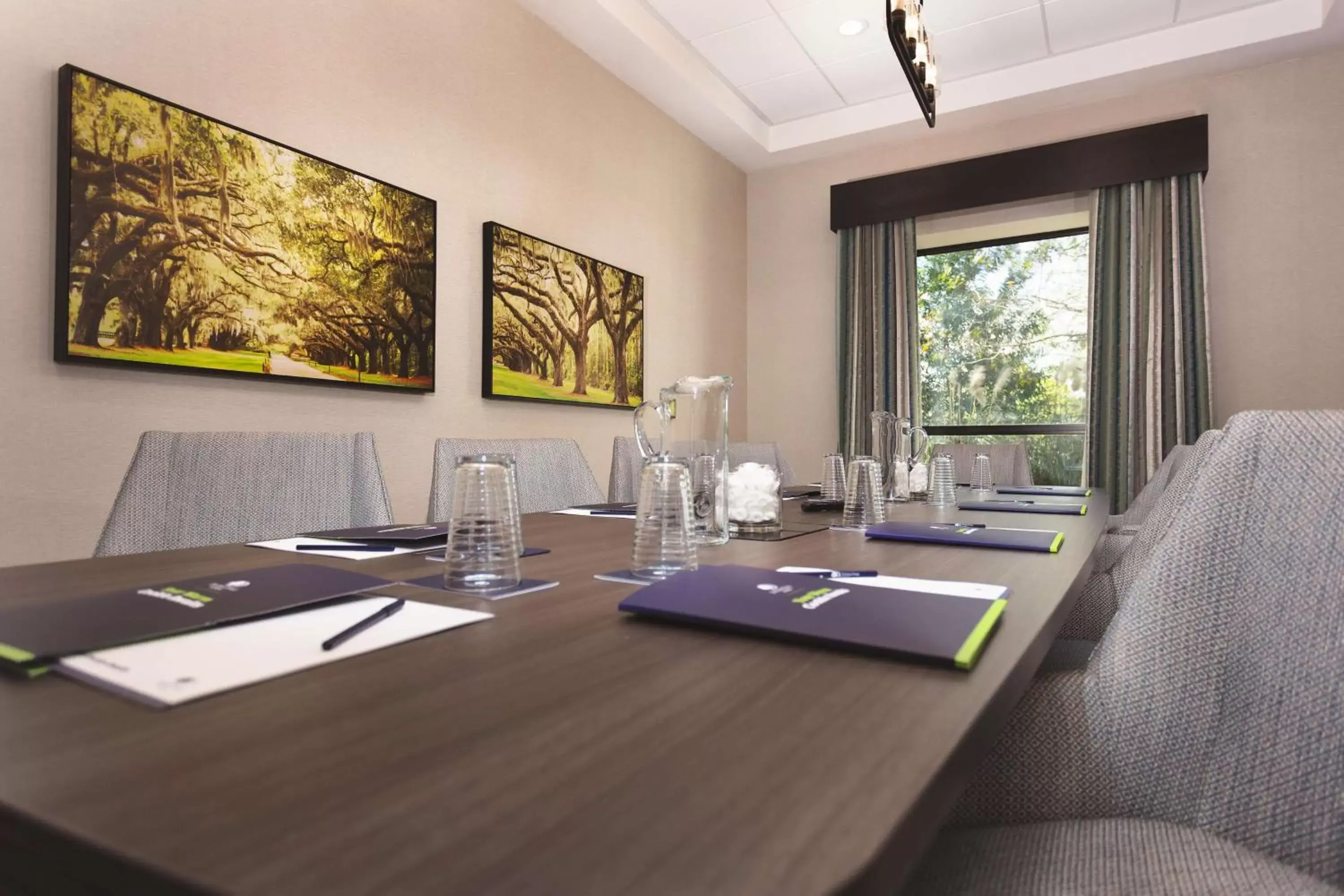 Meeting/conference room in DoubleTree by Hilton Charleston Mount Pleasant