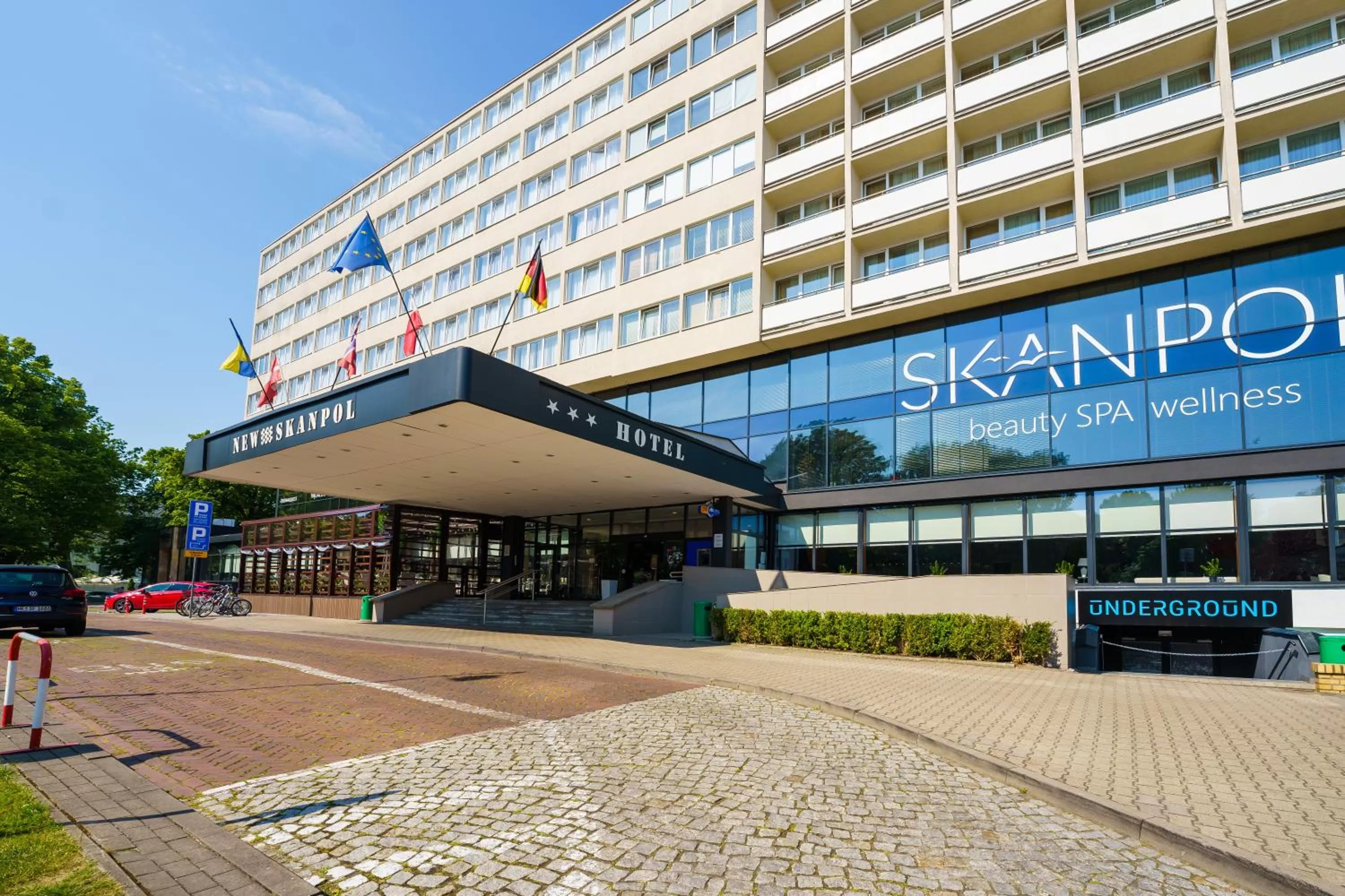 Property building in Hotel New Skanpol