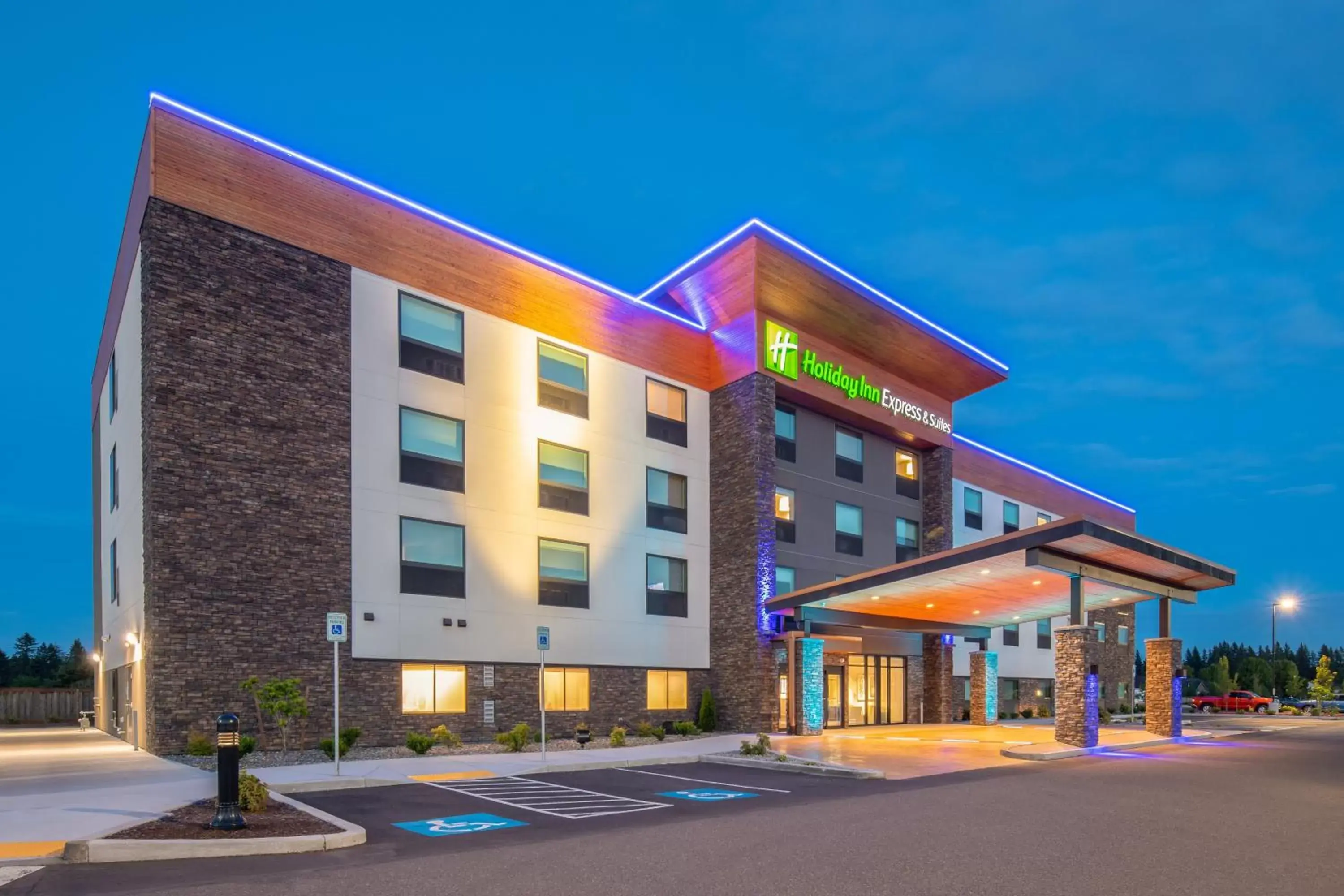Property Building in Holiday Inn Express & Suites - Camas, an IHG Hotel