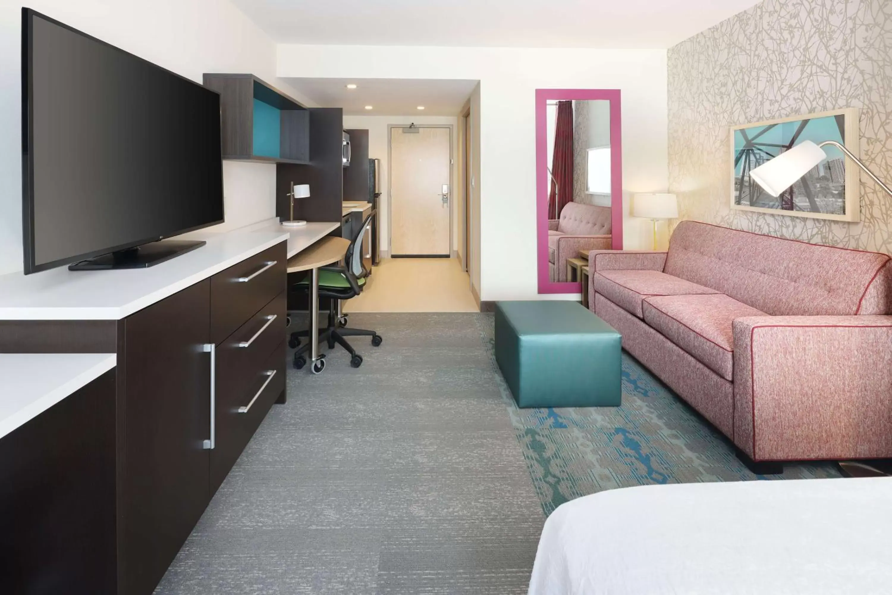 Bedroom, TV/Entertainment Center in Home2 Suites By Hilton Richmond Short Pump
