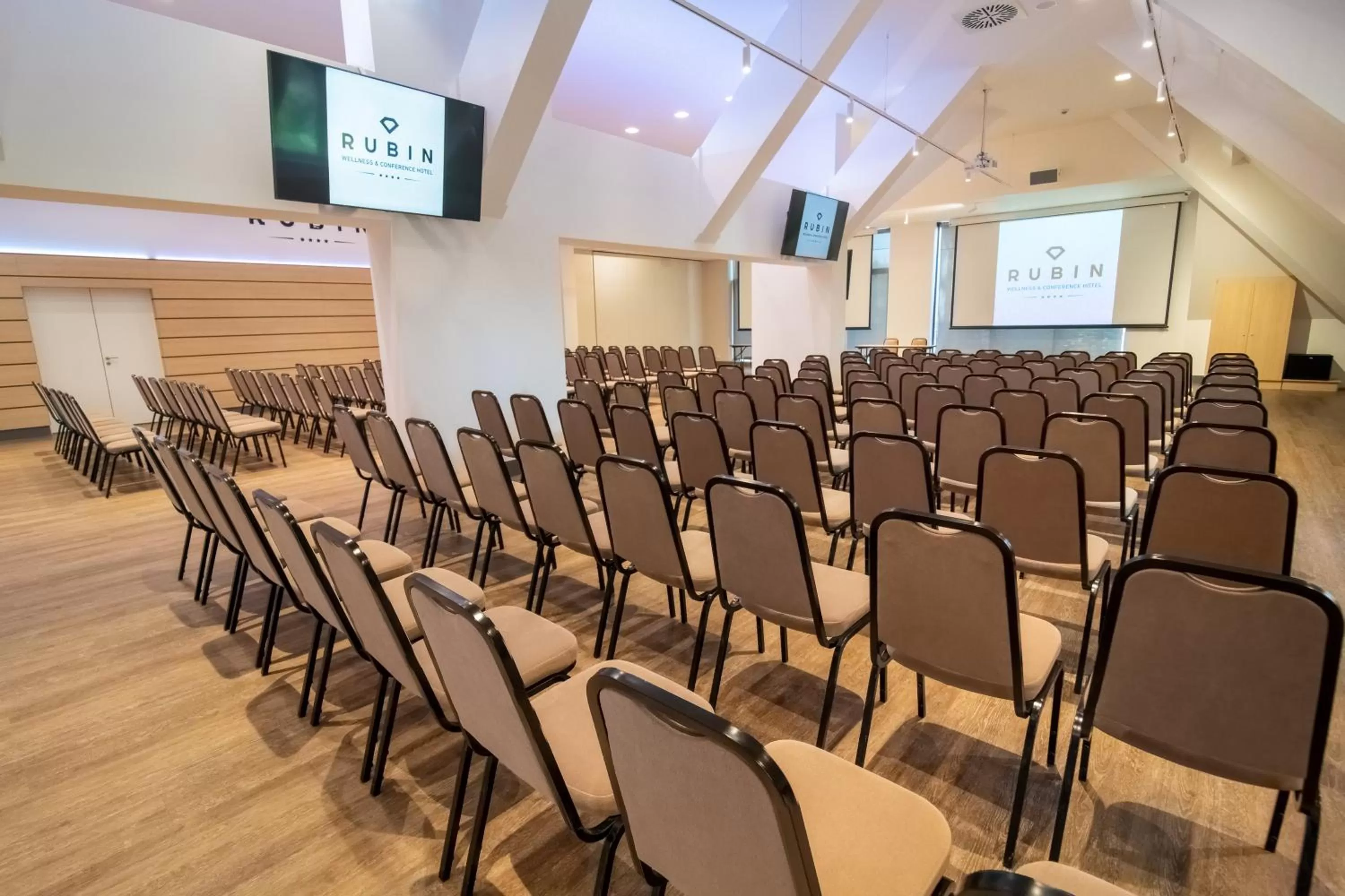Meeting/conference room in Rubin Wellness & Conference Hotel