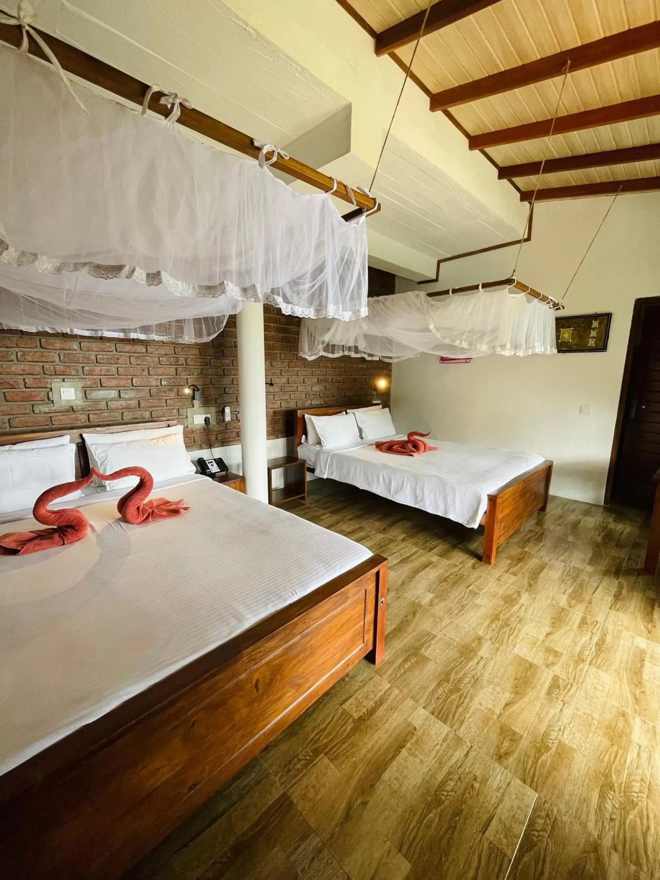 Family room 09 mountain view in Zion View Ella Green Retreat Family room 09 mountain view in Zion View Ella Green Retreat